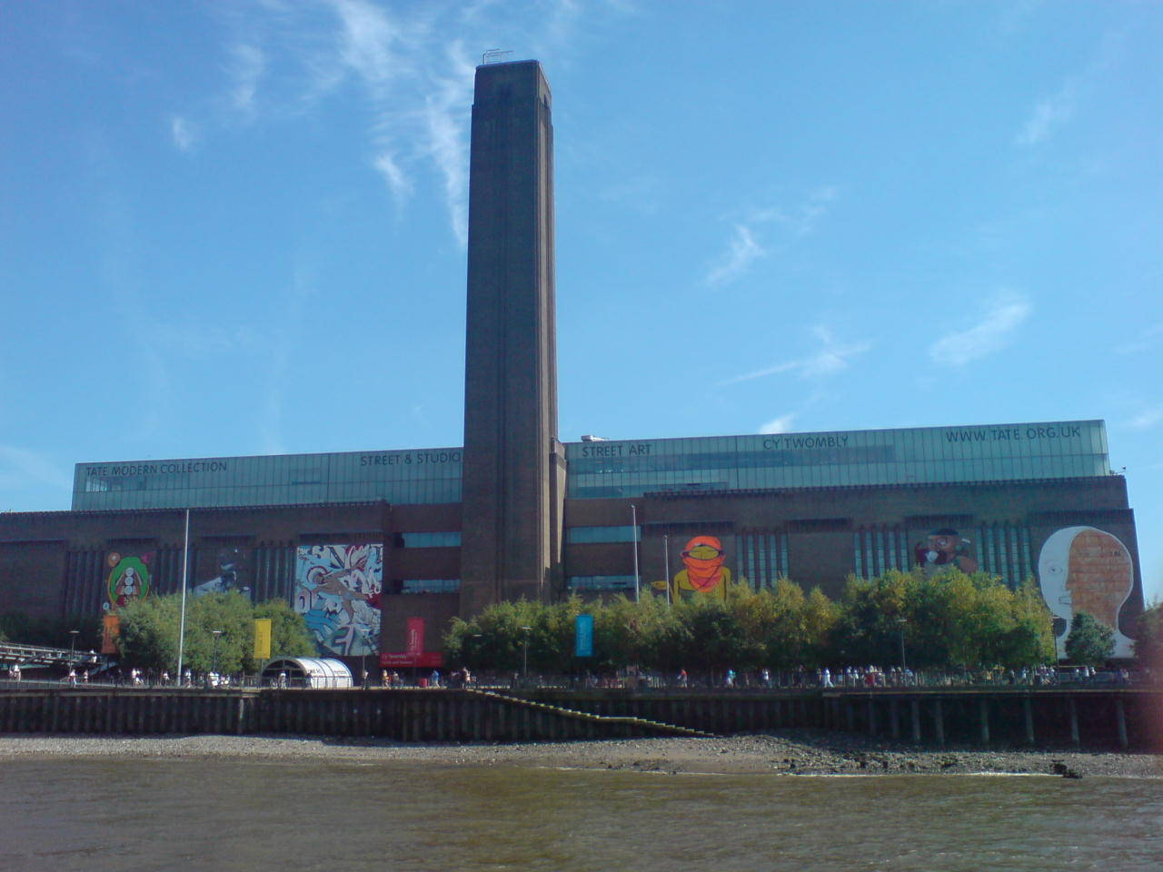 Tate Modern With Clear Blue Sky Background