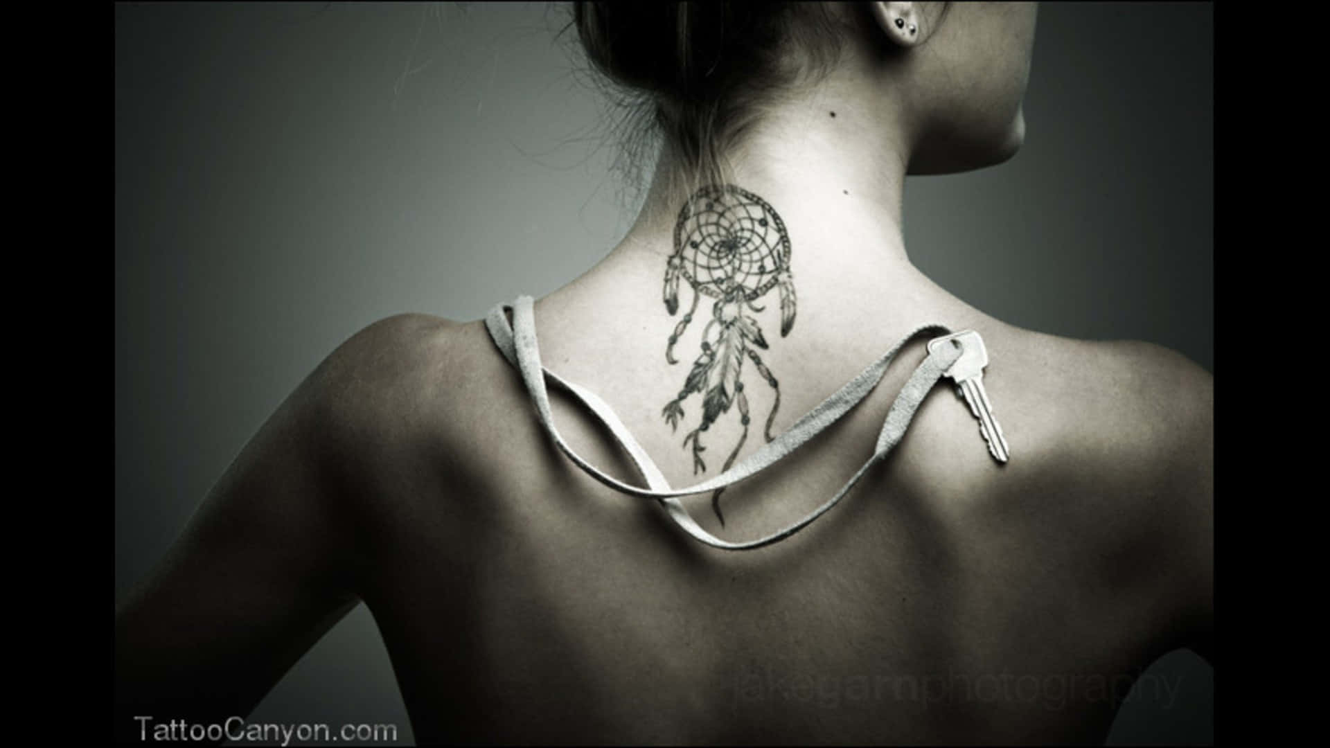 Tatuaje En El Cuello Dream Catcher