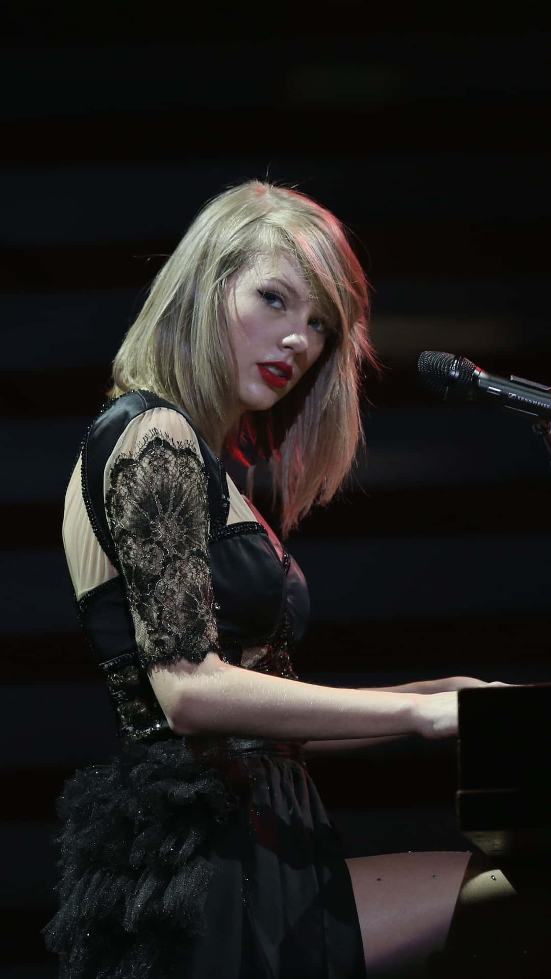 Taylor Swift Iphone Playing Piano Background