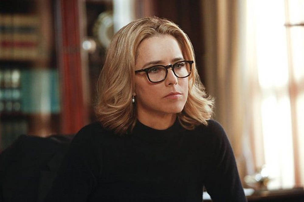 Téa Leoni Nerd Look