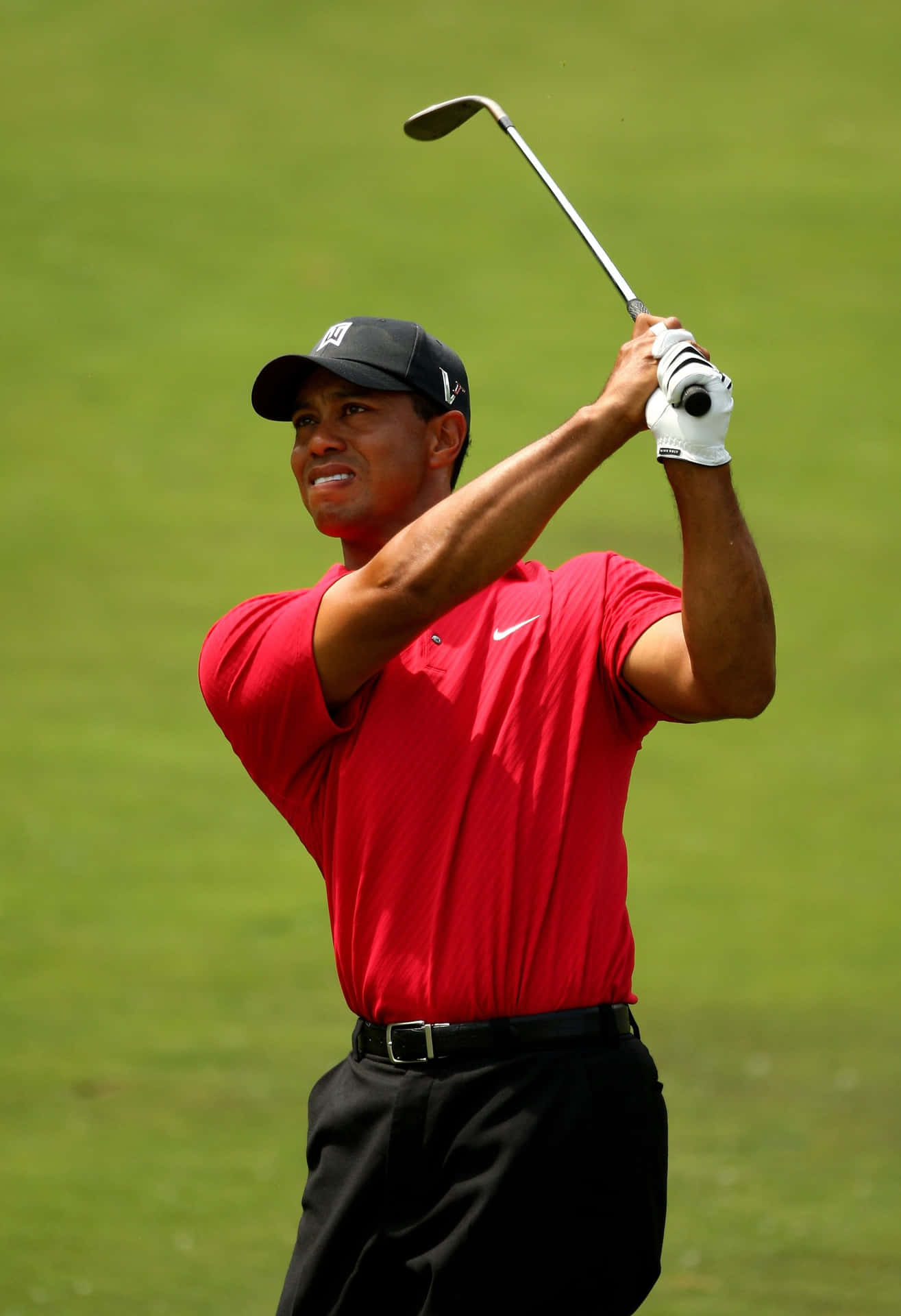 Teary-eyed Tiger Woods Iphone Background