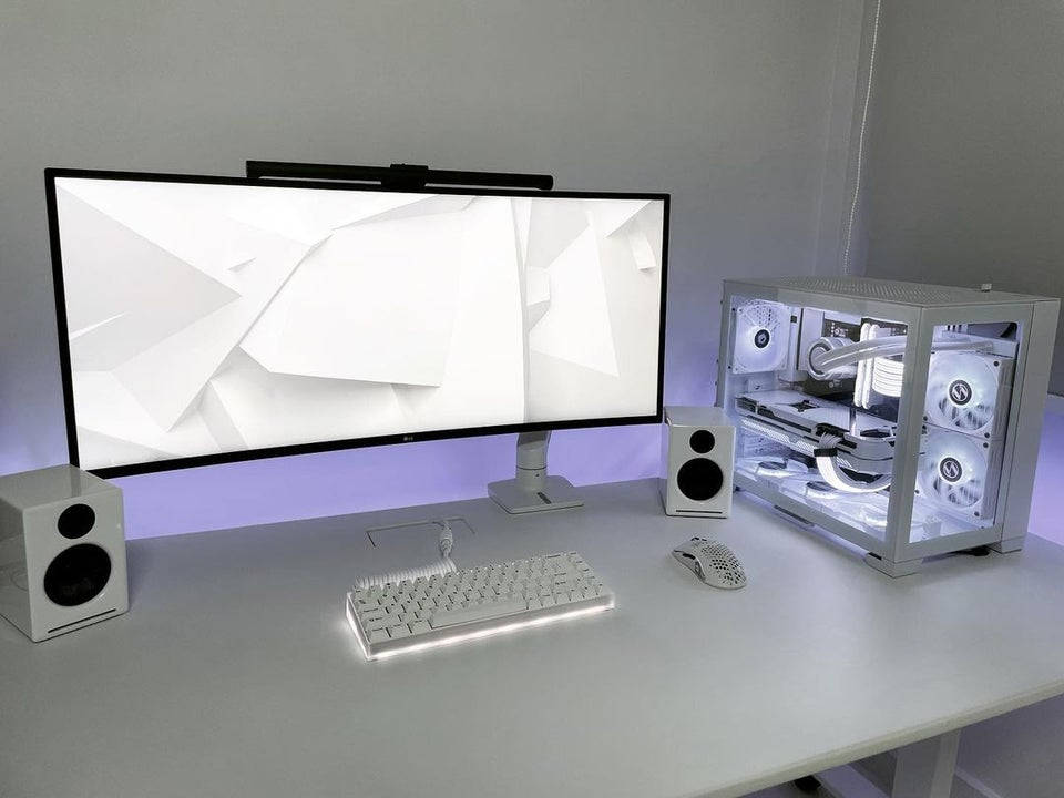 Technology At Its Best: White Pc With Blazing Speed Background