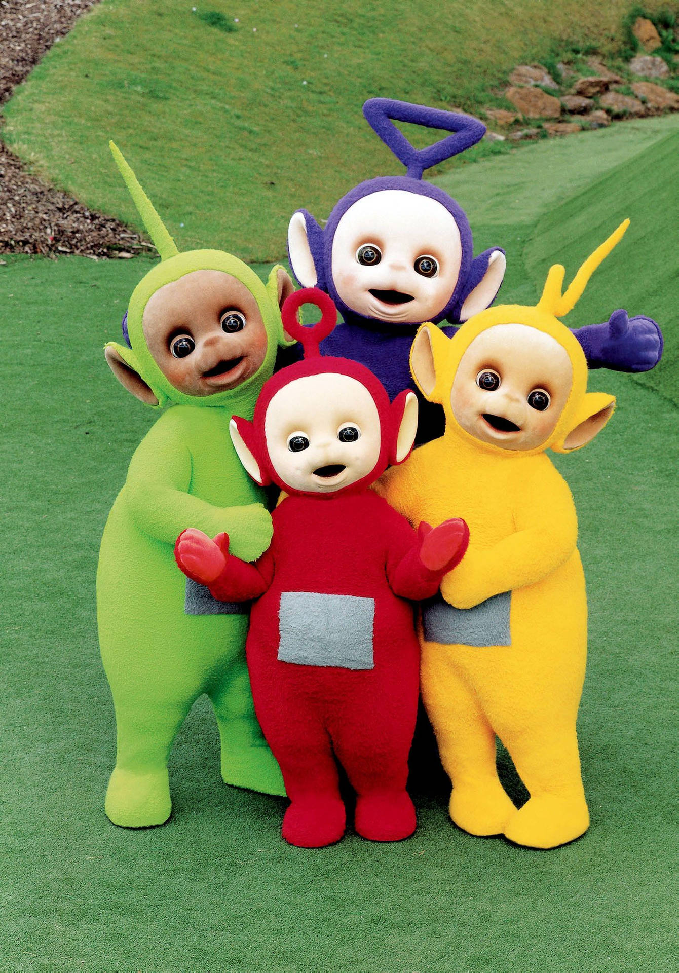 Teletubbies With Po In The Center Background