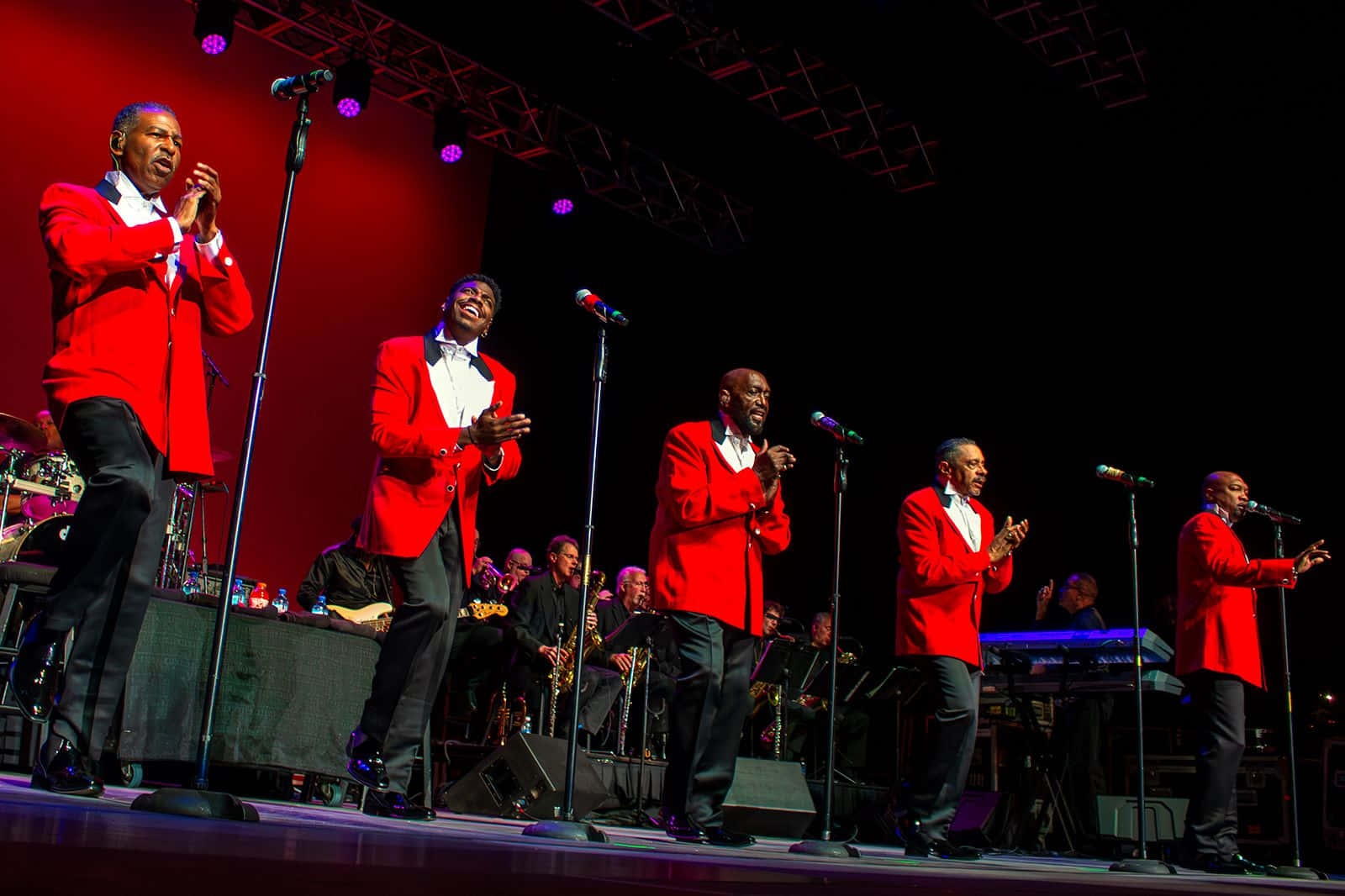 Temptations Live Performance Background