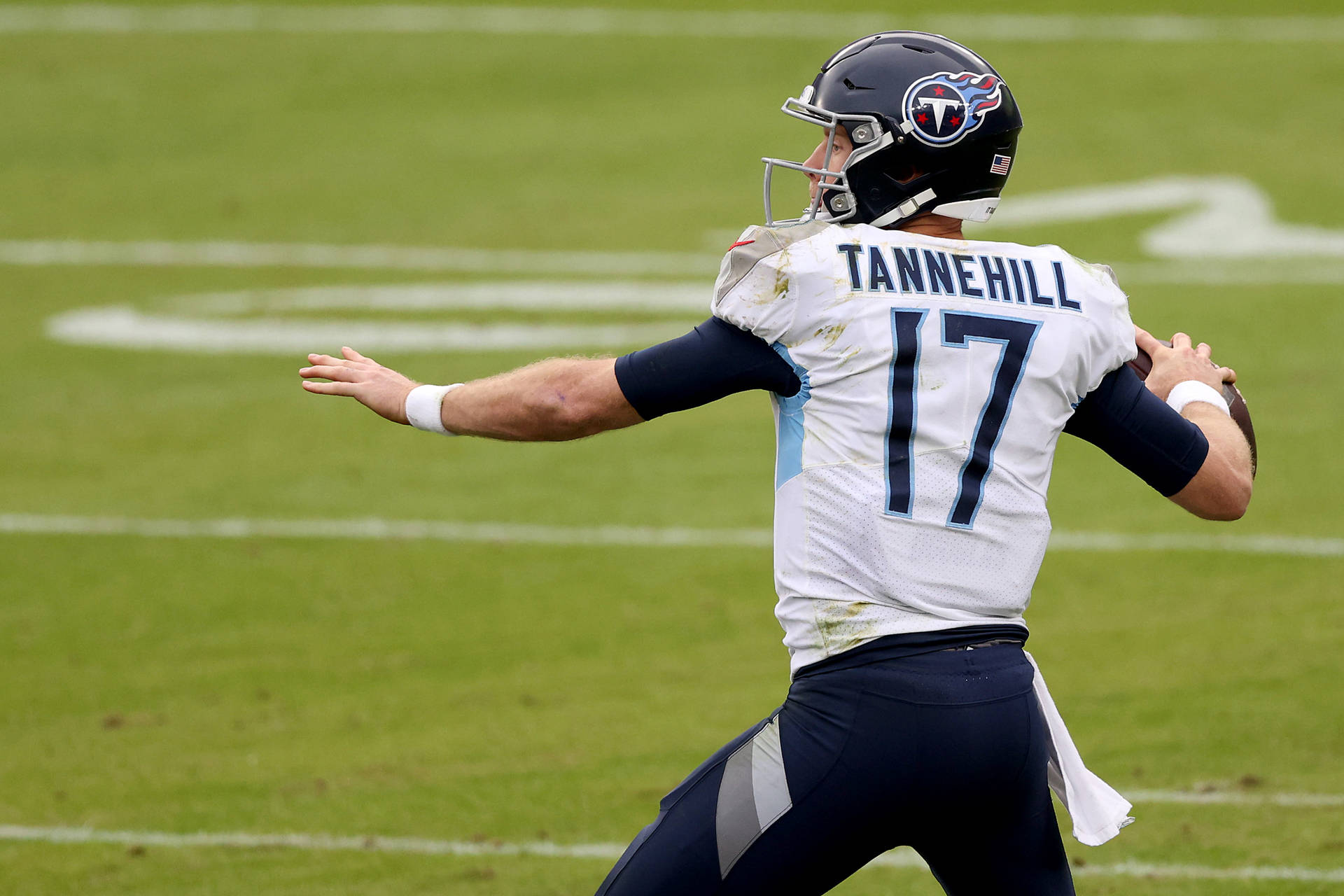 Tennessee Titans Ryan Tannehill Consistent Quarterback Footballer Background