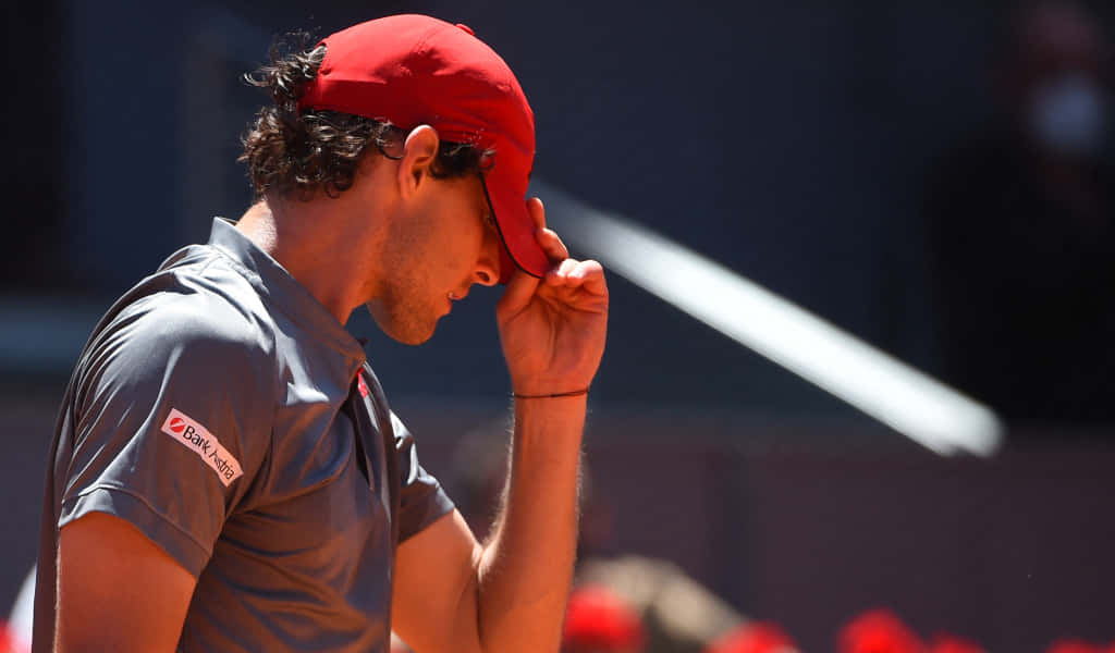 Tennis Player Concentration Moment Background