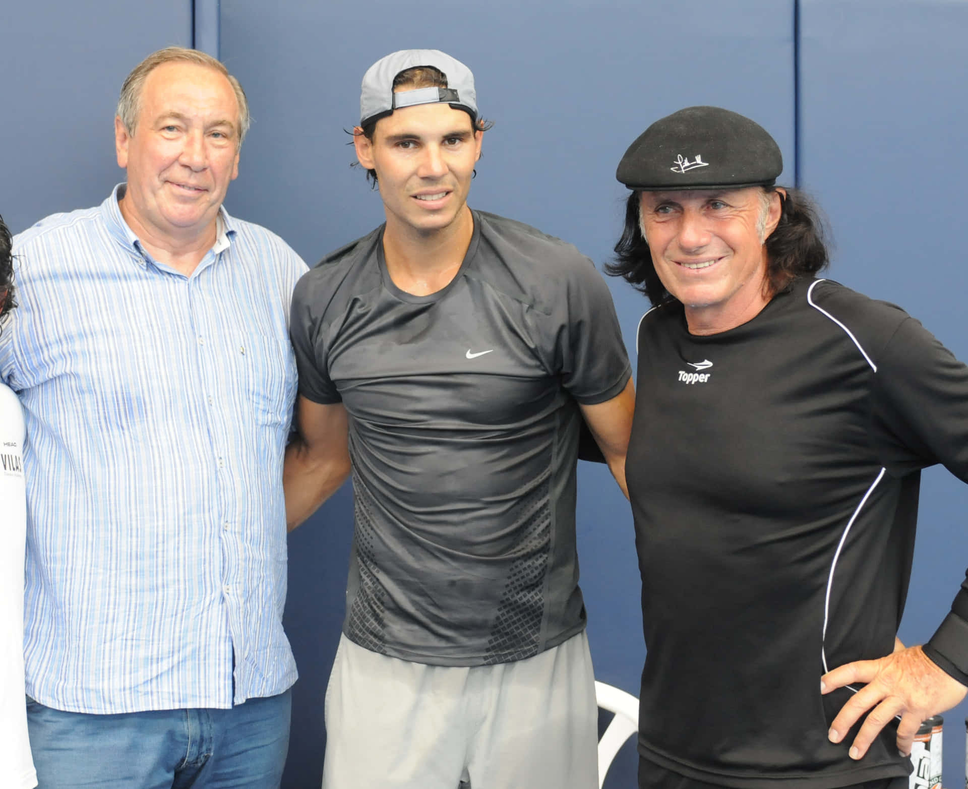 Tennis Star Guillermo Vilas And Rafael Nadal With Fan Background