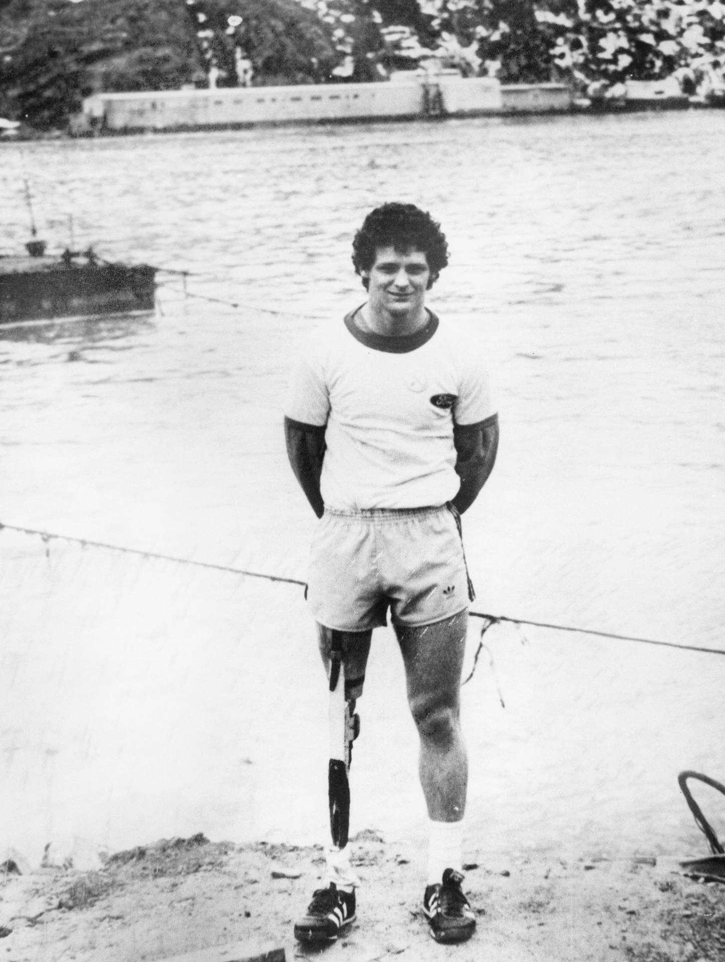Terry Fox During His Marathon Of Hope Background