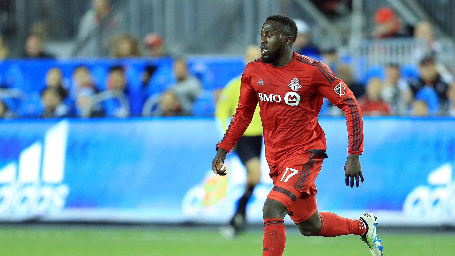 Tfc No. 17 Red Jozy Altidore Running Background