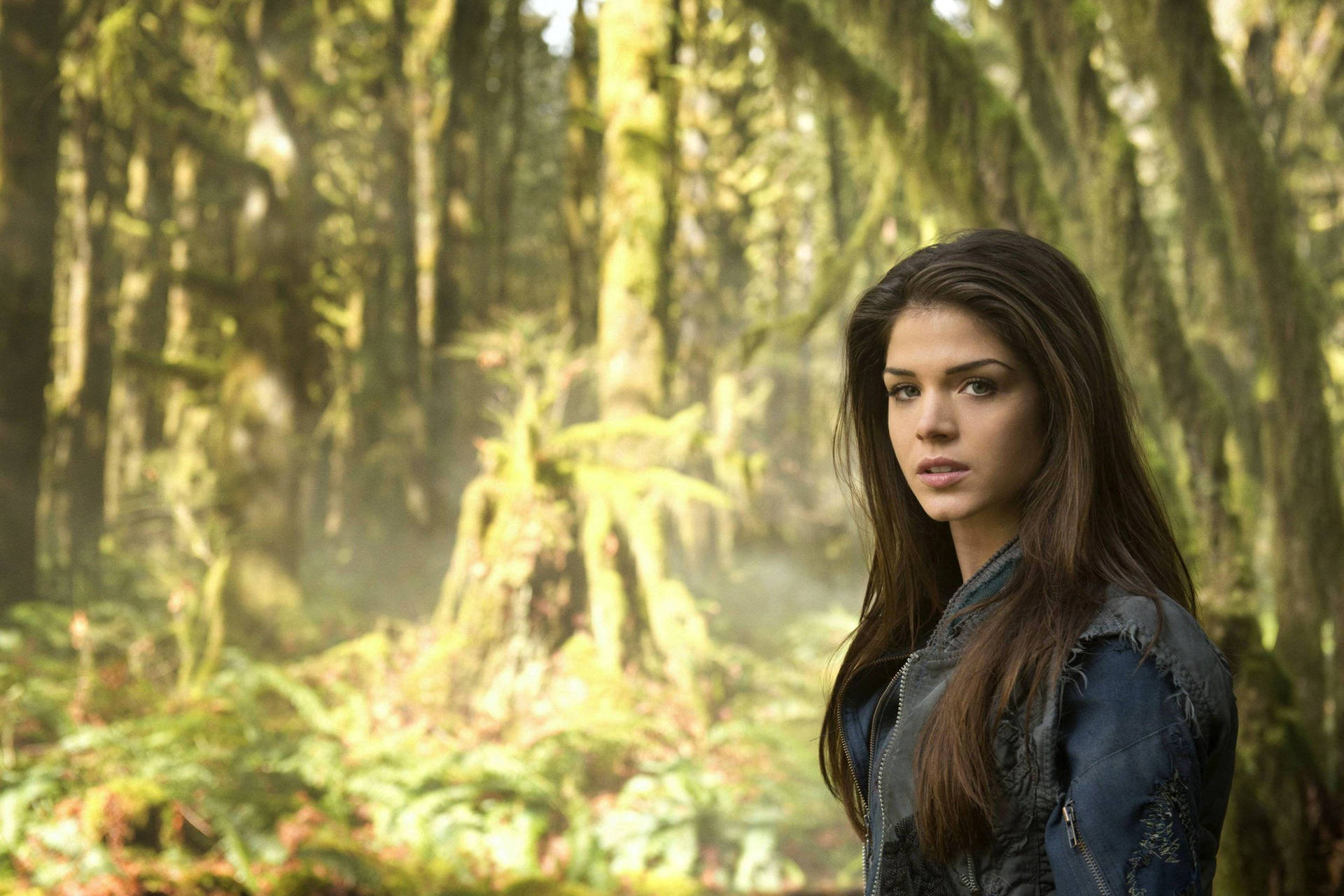 The 100 Actress Marie Avgeropoulos Background