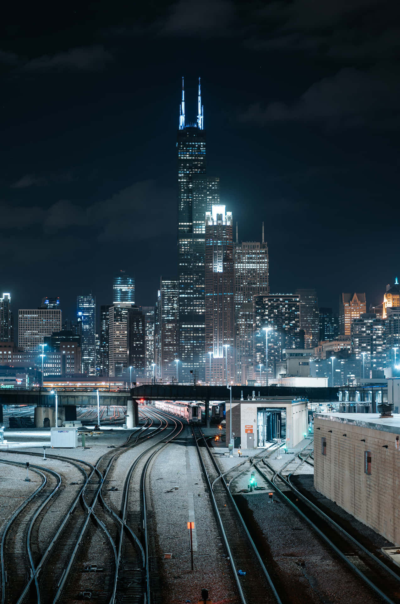 The Amazing Chicago Skyline At Night Background