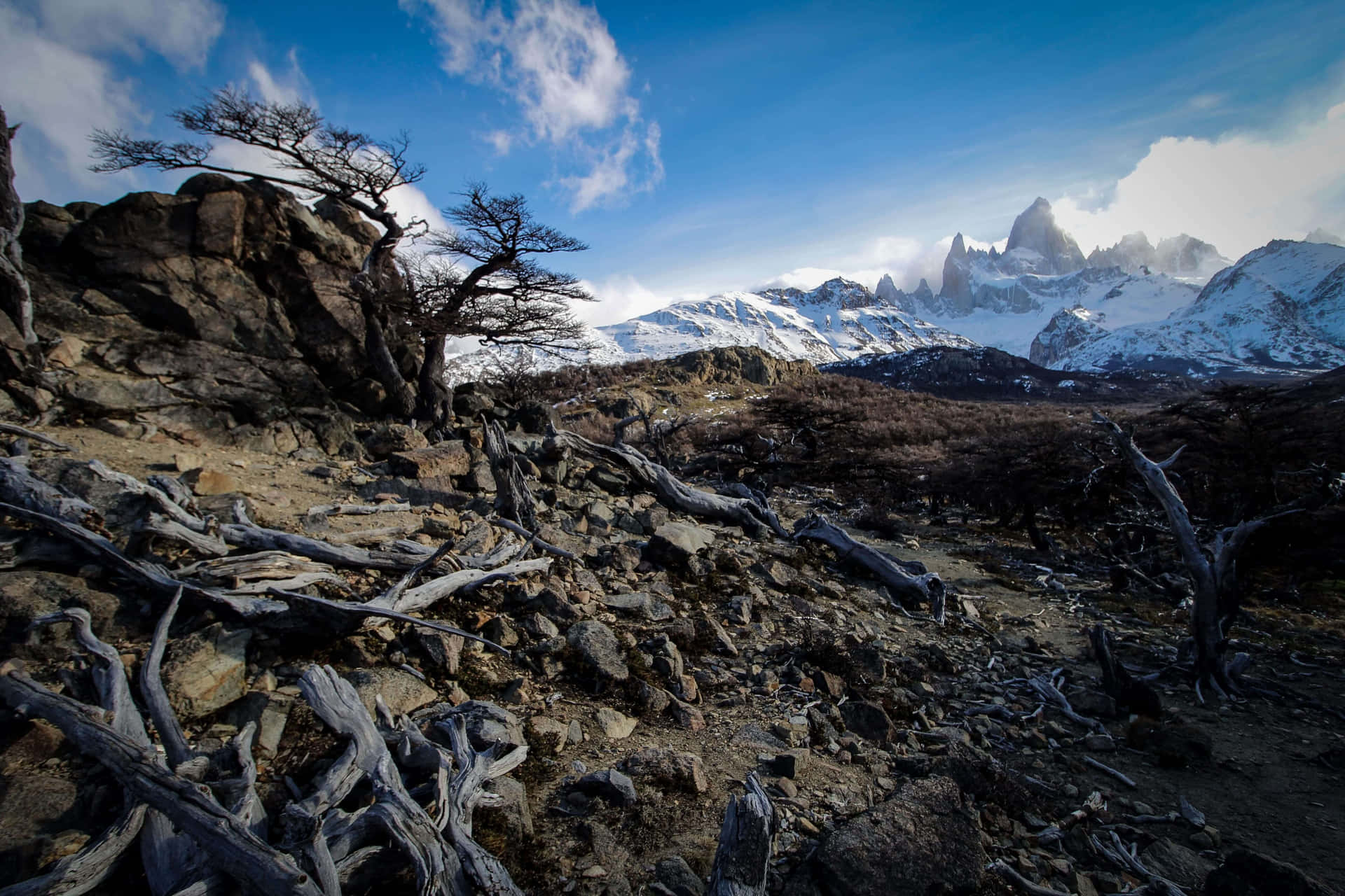 The Amazing El Chalten Mountain Paradise Background