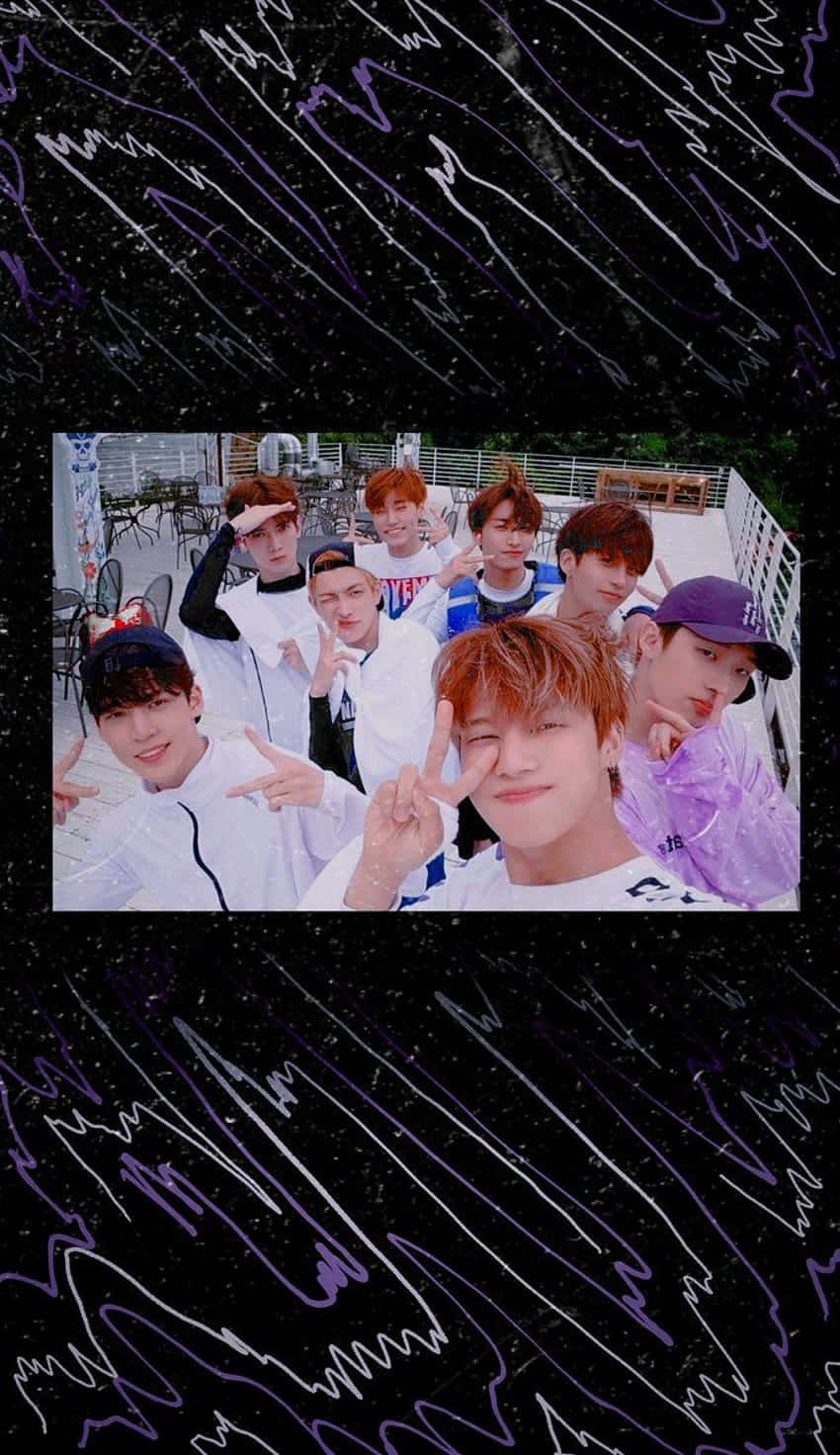 The Amazing Stray Kids Ot8! Background