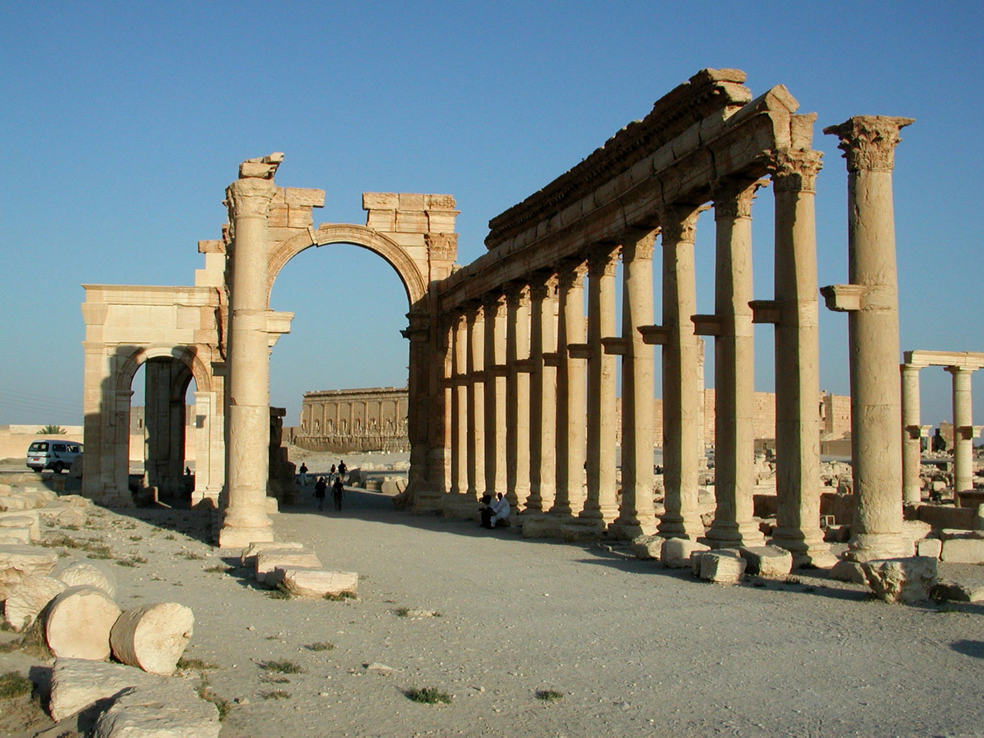 The Arch Of Triumph In Palmyra Background