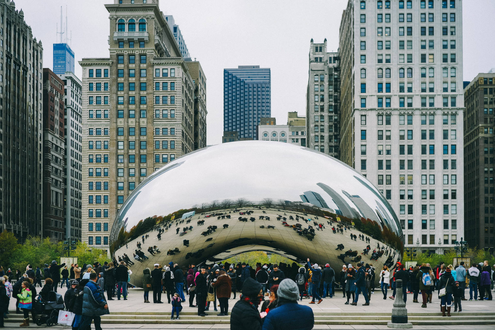 The Bean Chicago With Tourists Background