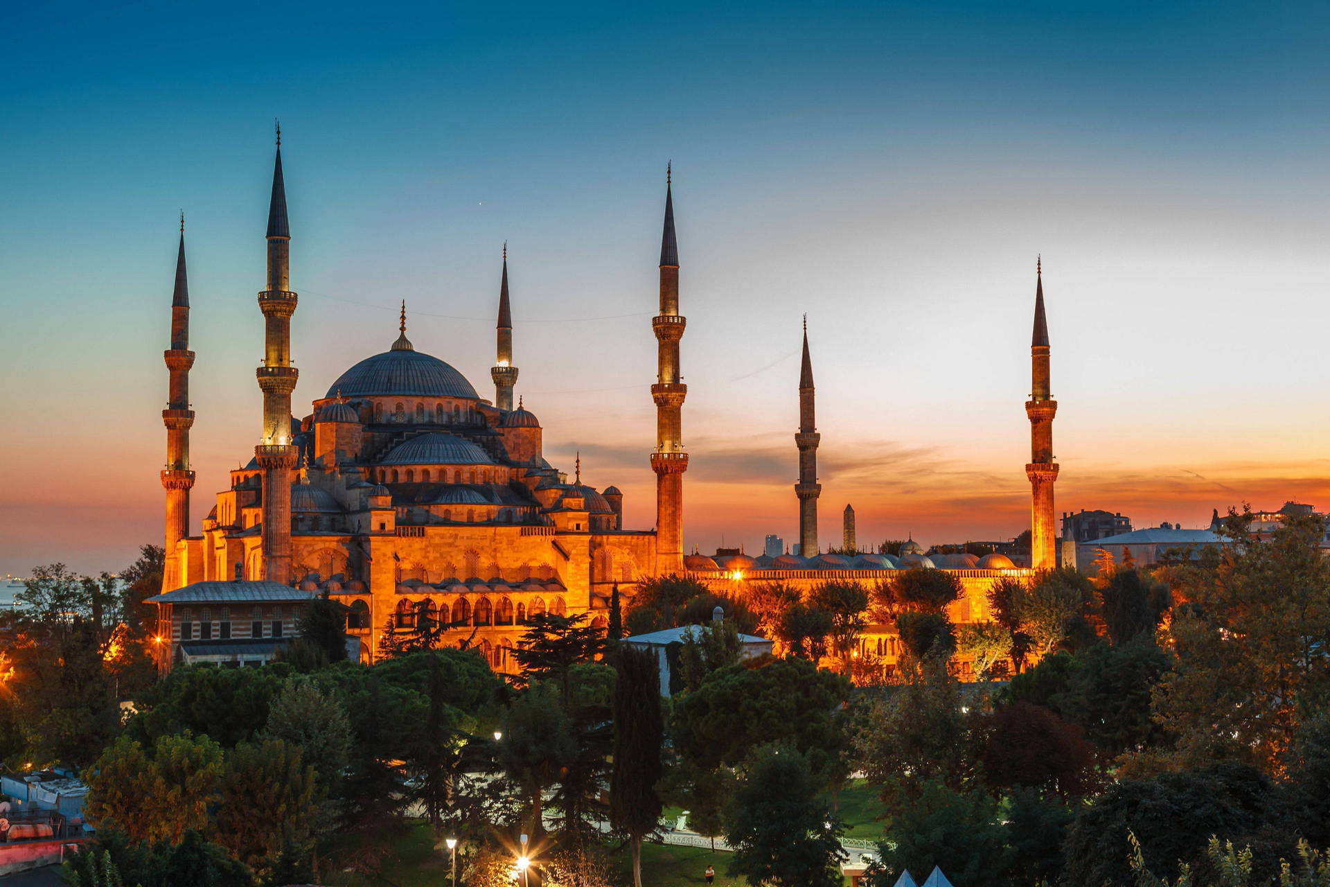 The Blue Mosque In Istanbul, Turkey At Sunset Background