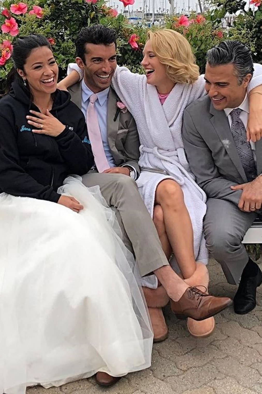 The Cast Of Jane The Virgin Smiling In Final Season Background