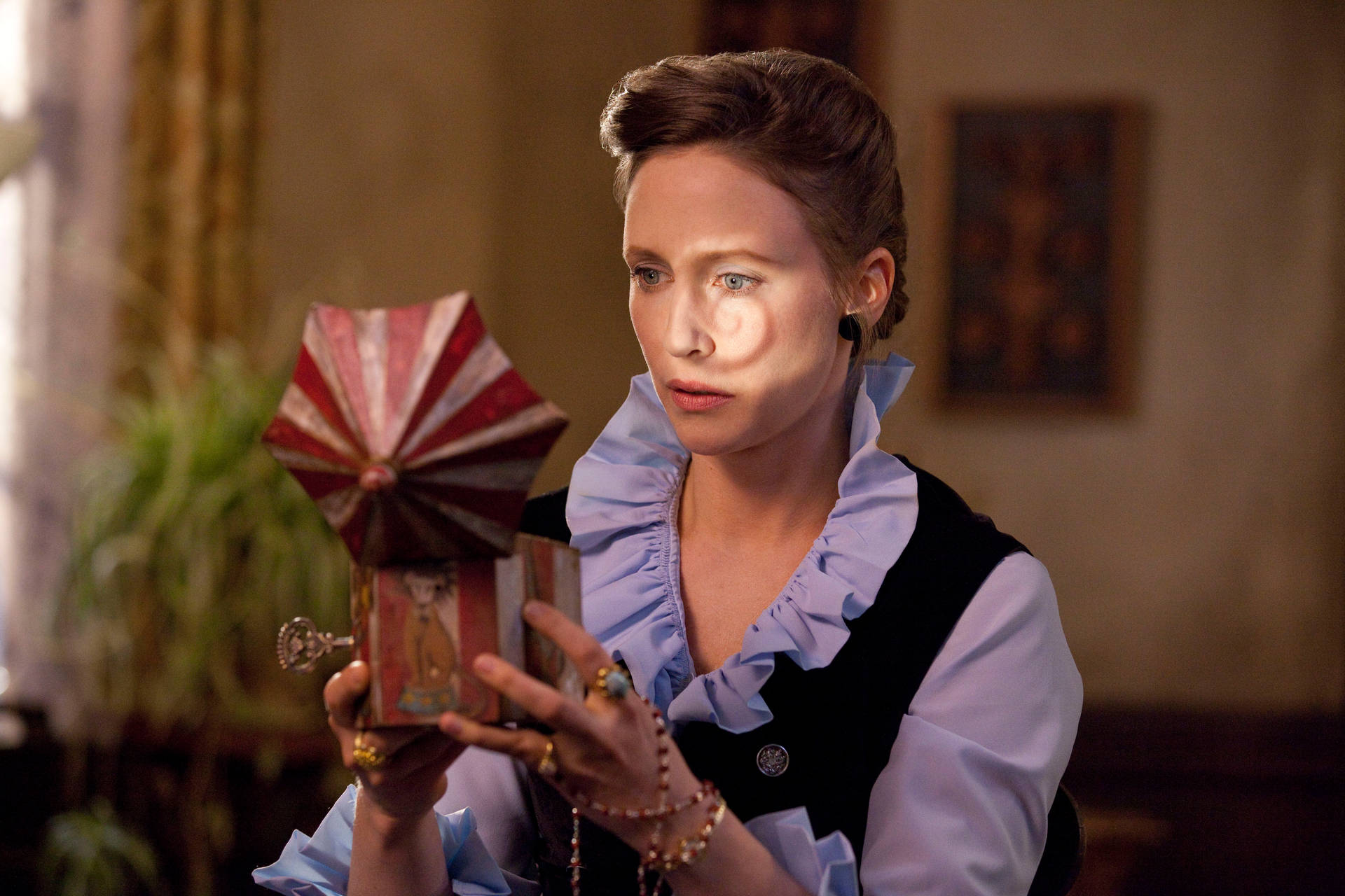 The Conjuring Music Box With Lorraine Background