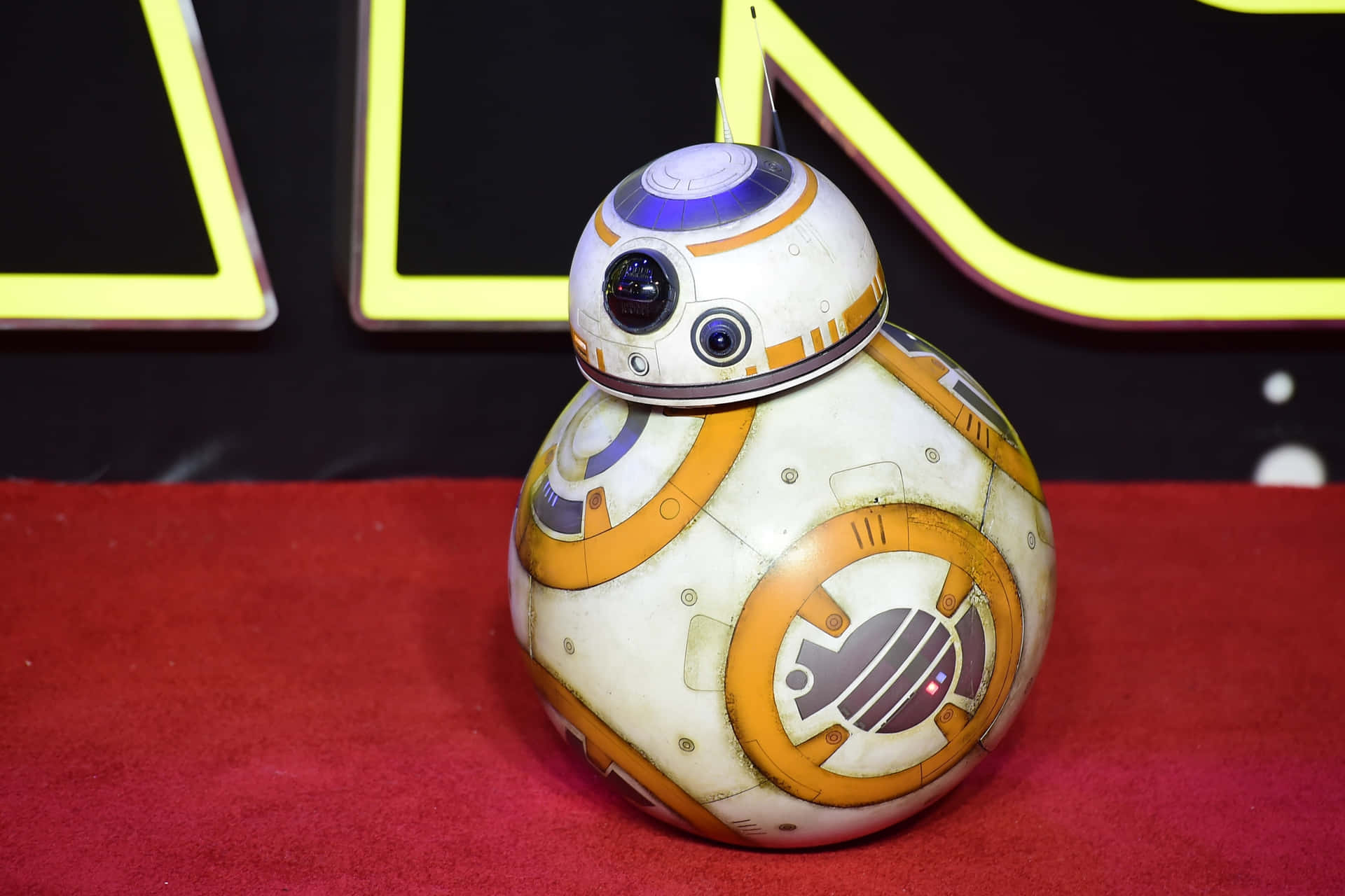 The Delightful Bb-8 Droid Is Ready For An Adventure! Background