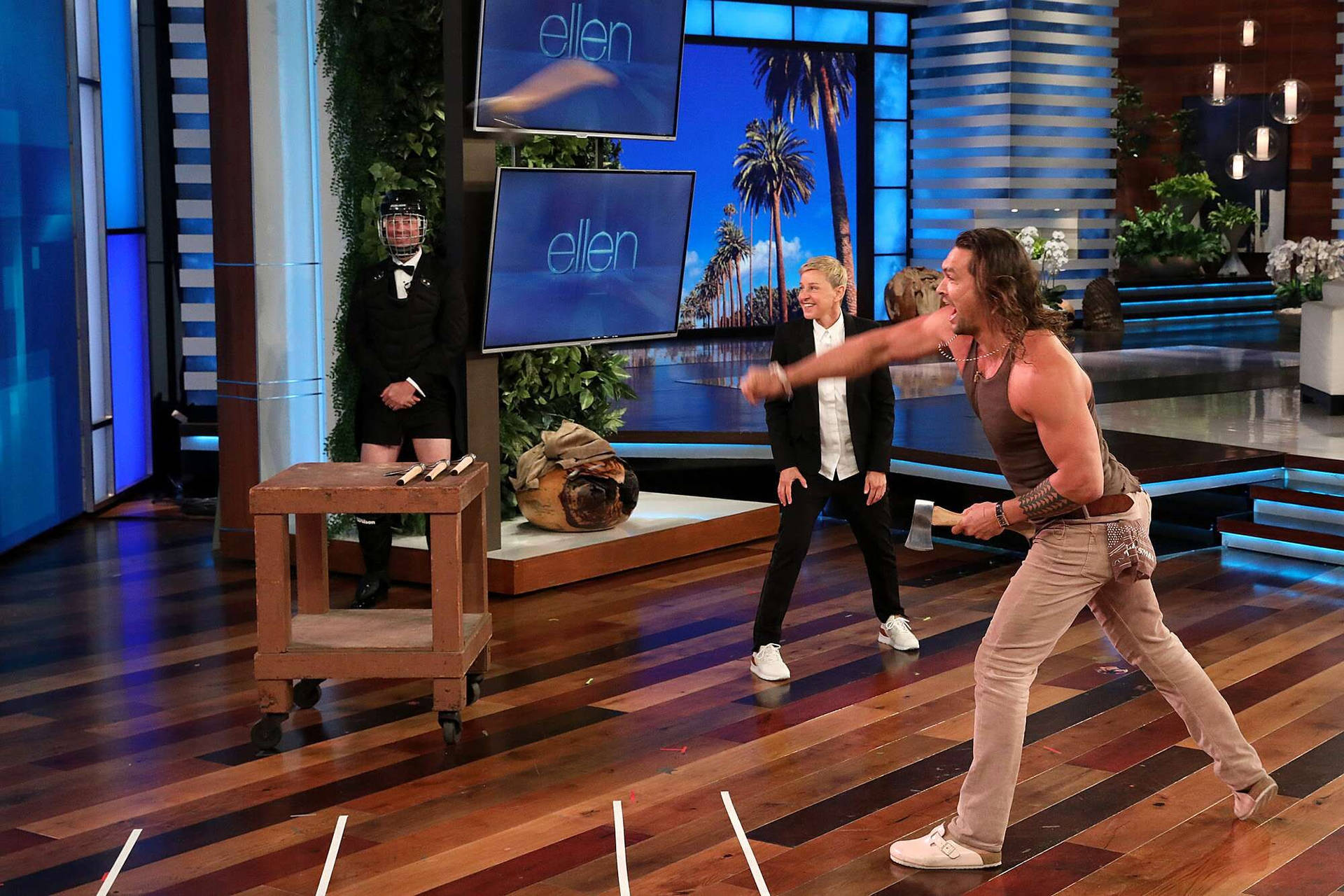 The Ellen Show With Jason Momoa Background