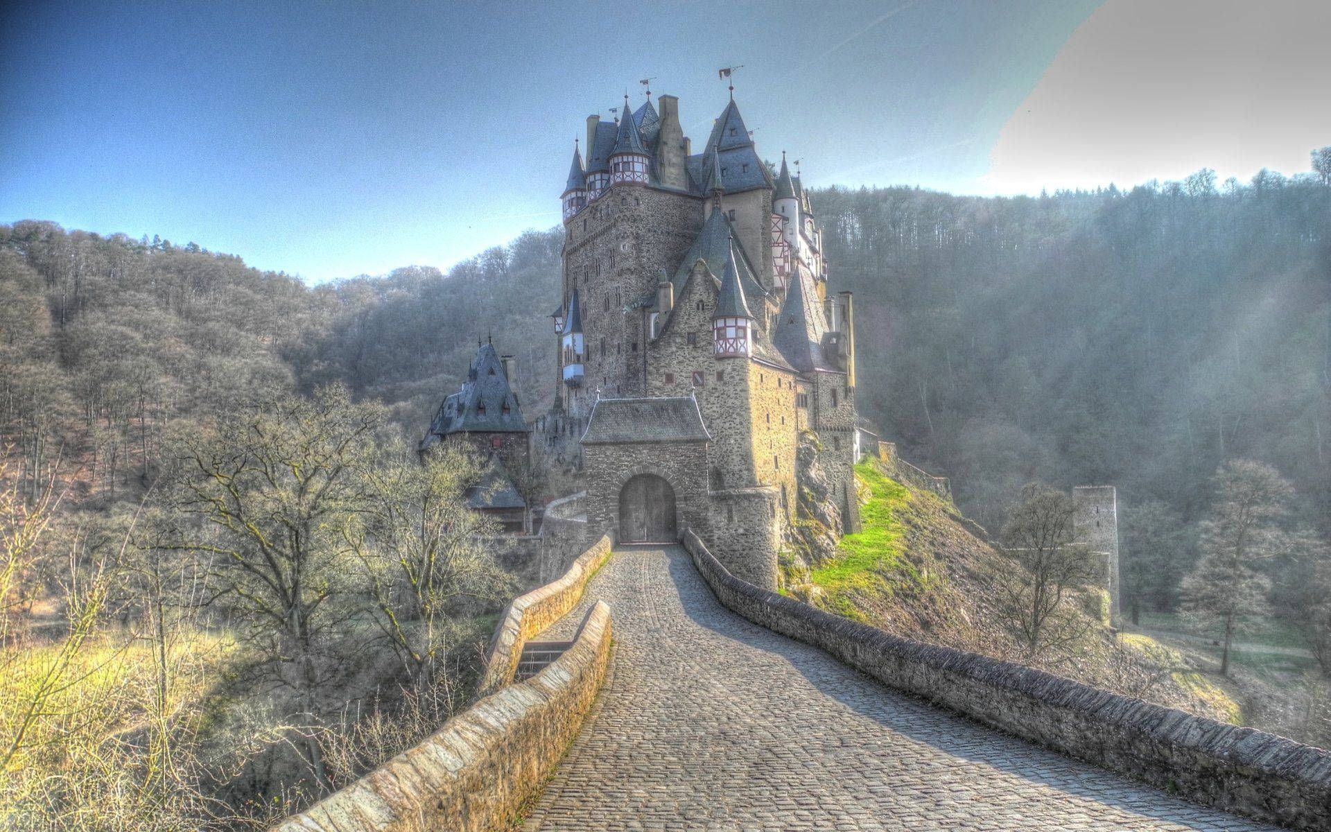 The Eltz Castle, A Beautiful 13th Century Marvel Background