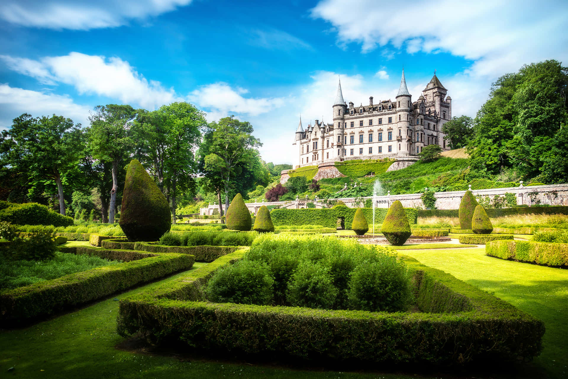 The Enchanting Scotland Welcomes You With Its Beauty Background