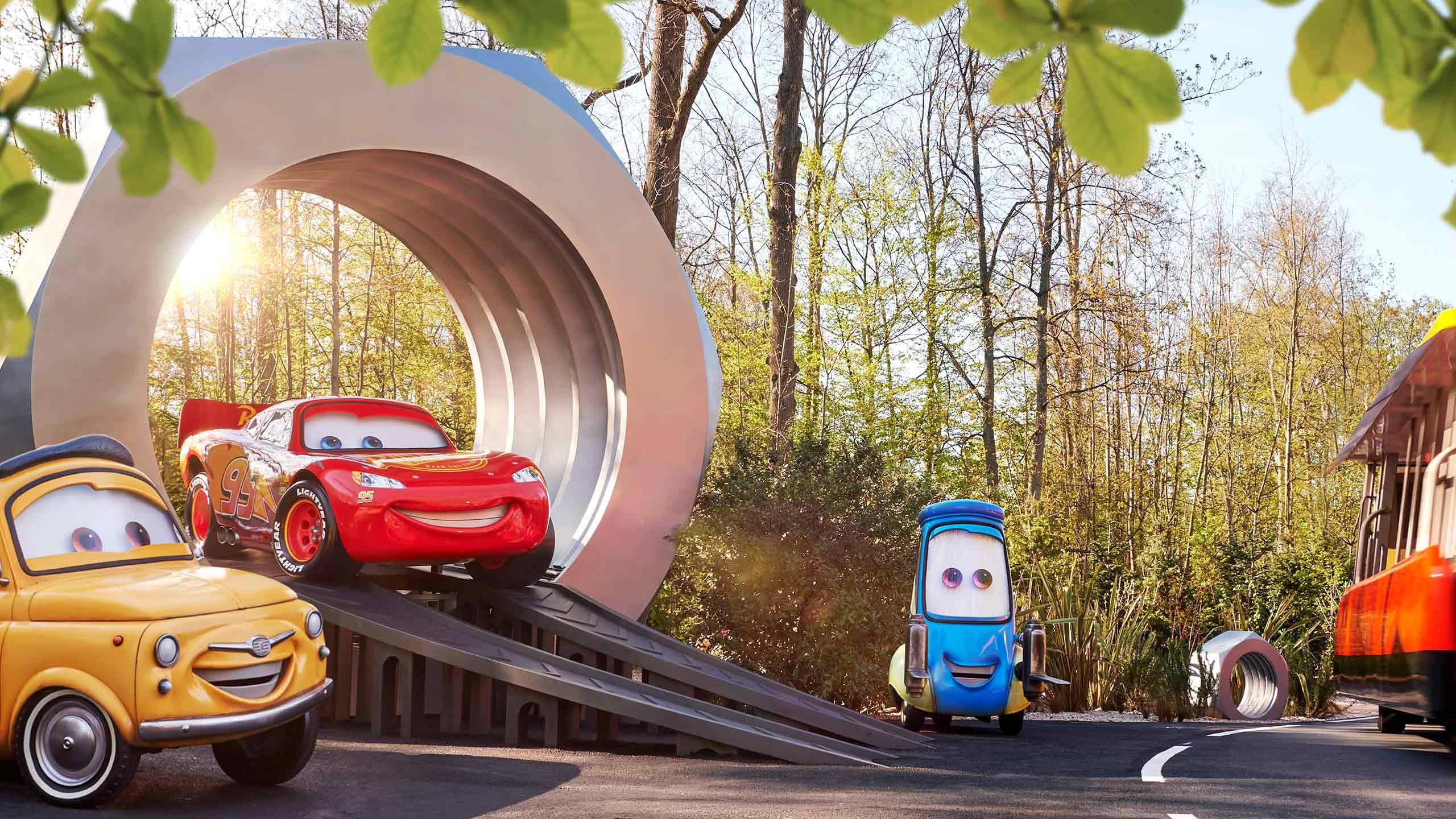 The Ever-charming Characters From Disney Pixar's Cars Background