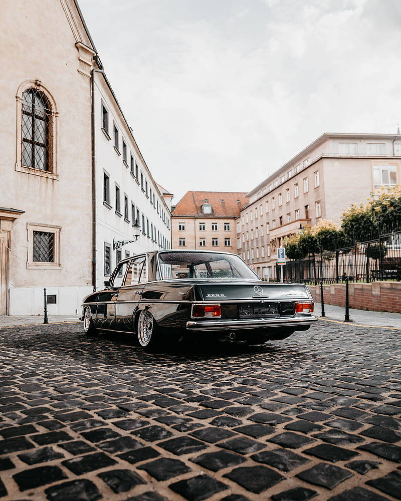 The Exquisitely Powerful Black Mercedes-benz W114 Background