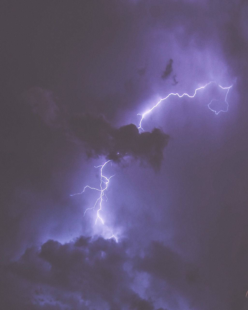 The Eye-catching Sight Of A Storm-filled Skyline During A Blitz Of Aesthetic Lightning. Background