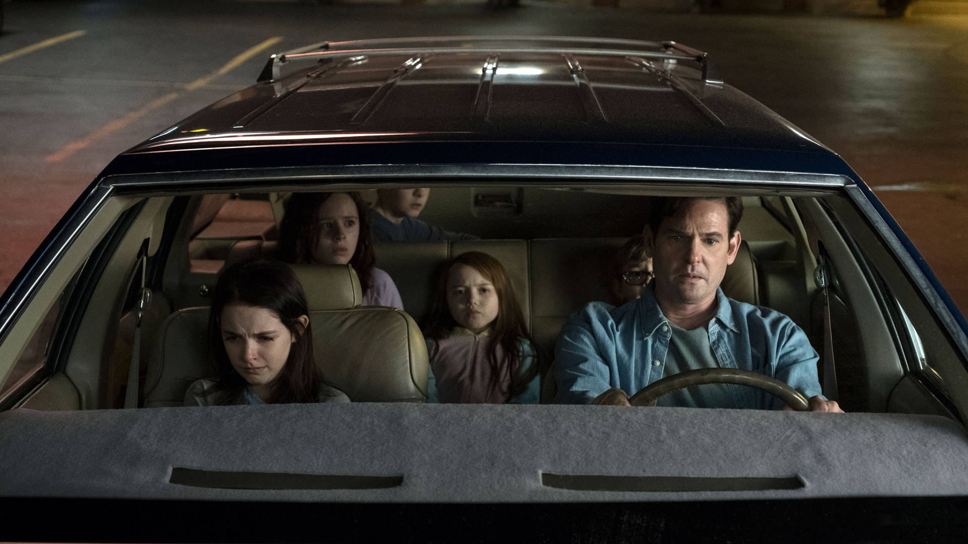 The Haunting Of Hill House Family Car Background