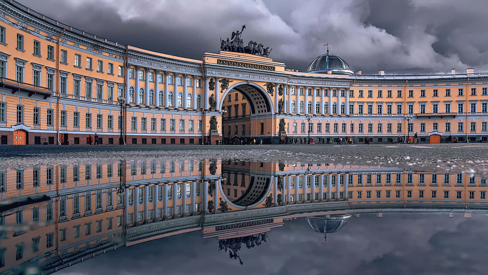 The Hermitage Mirror Reflection Background