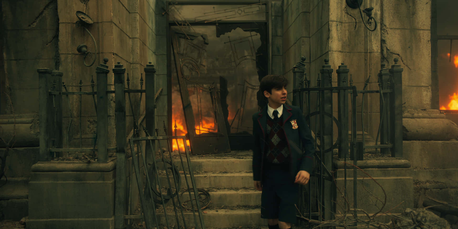 The Heroes Of Five Hargreeves Background