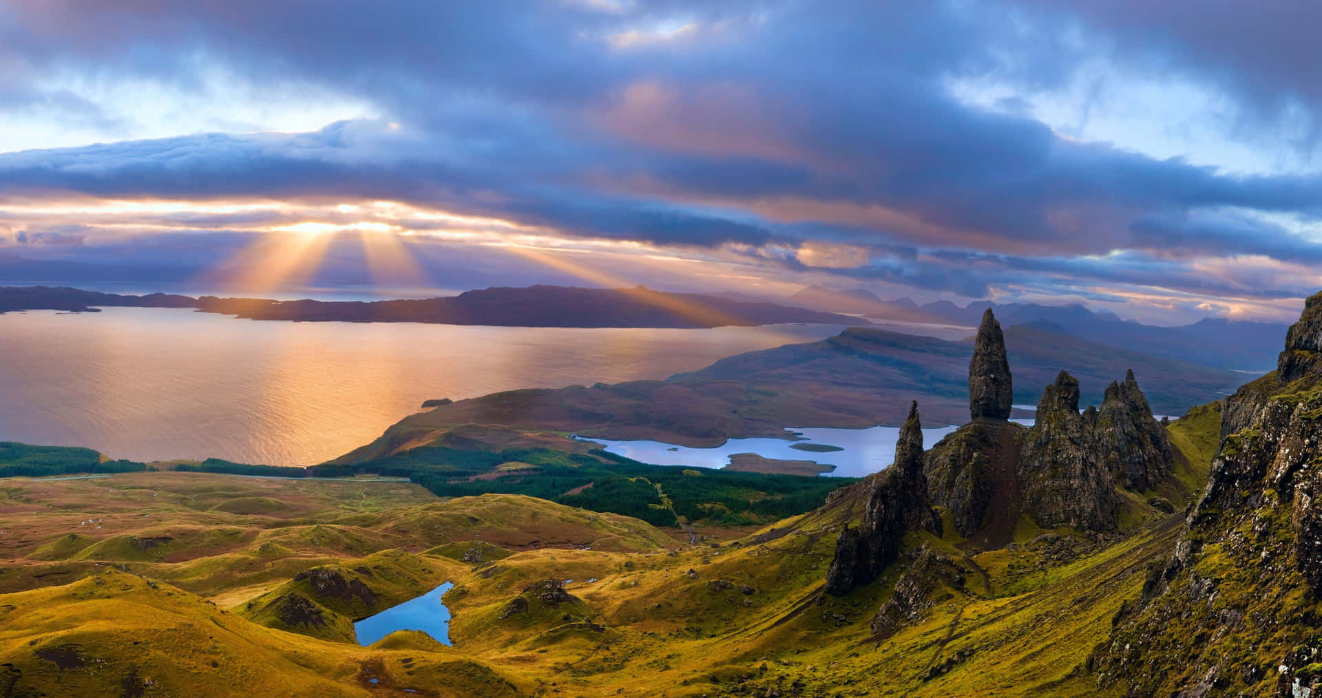 The Highland Mountains, Scotland Background