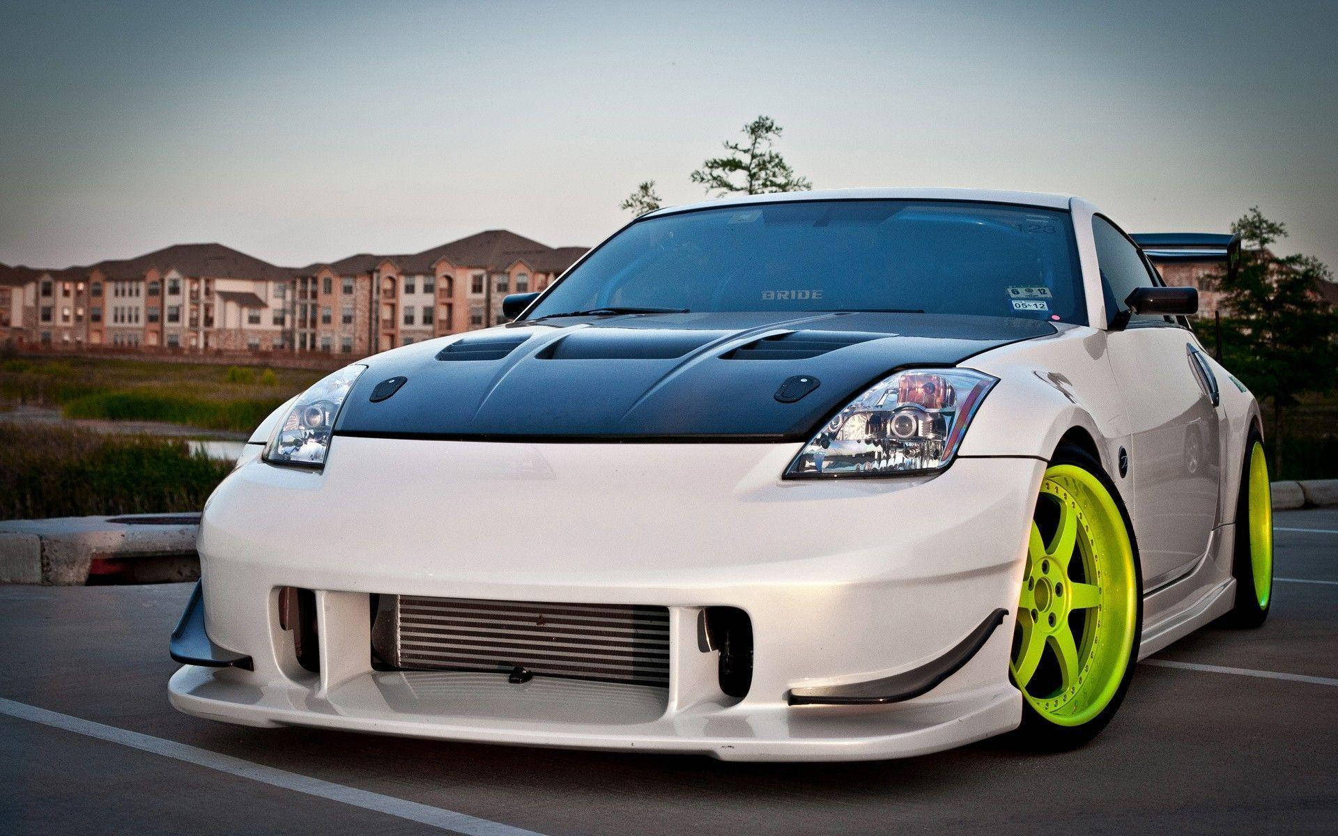 The Iconic Nissan 350z - Built For A True Sports Car Driver Background