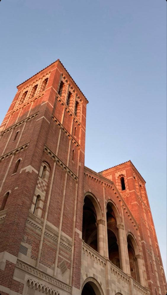 The Iconic Royce Hall At Ucla Background