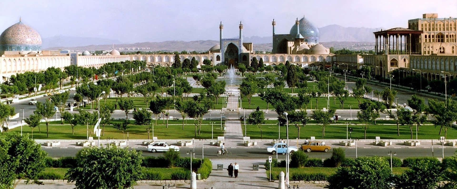 The Imam Square At Isfahan Background