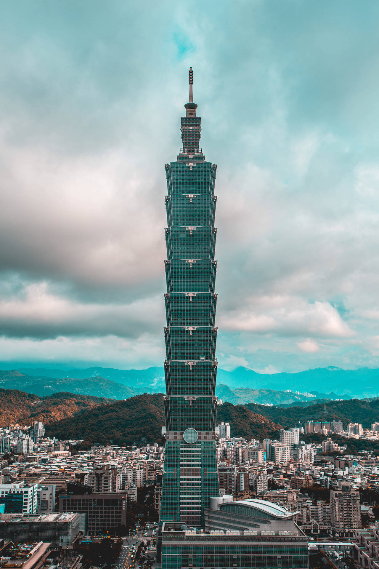 The Inimitable Cityscape Of Taipei, Taiwan Background