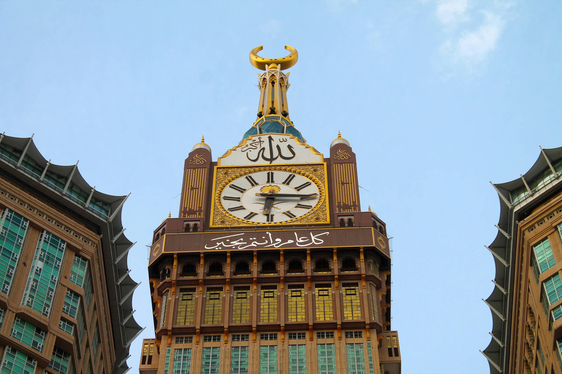 The Intricate Details Of The Clock Tower In Makkah Medina Background