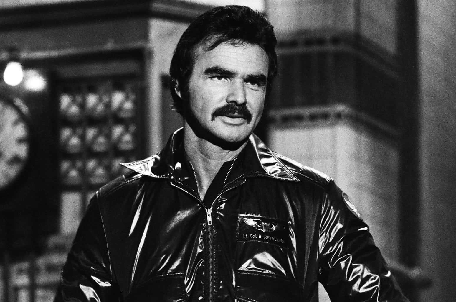 The Legendary Burt Reynolds In His Prime Background