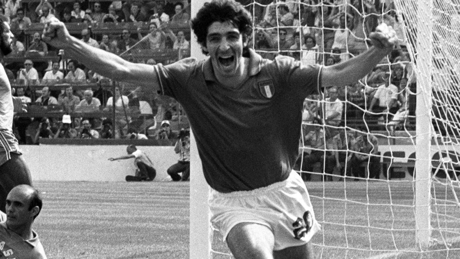 The Legendary Paolo Rossi In Action Background