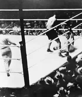 The Long Count Fight Of Gene Tunney And Dempsey Background