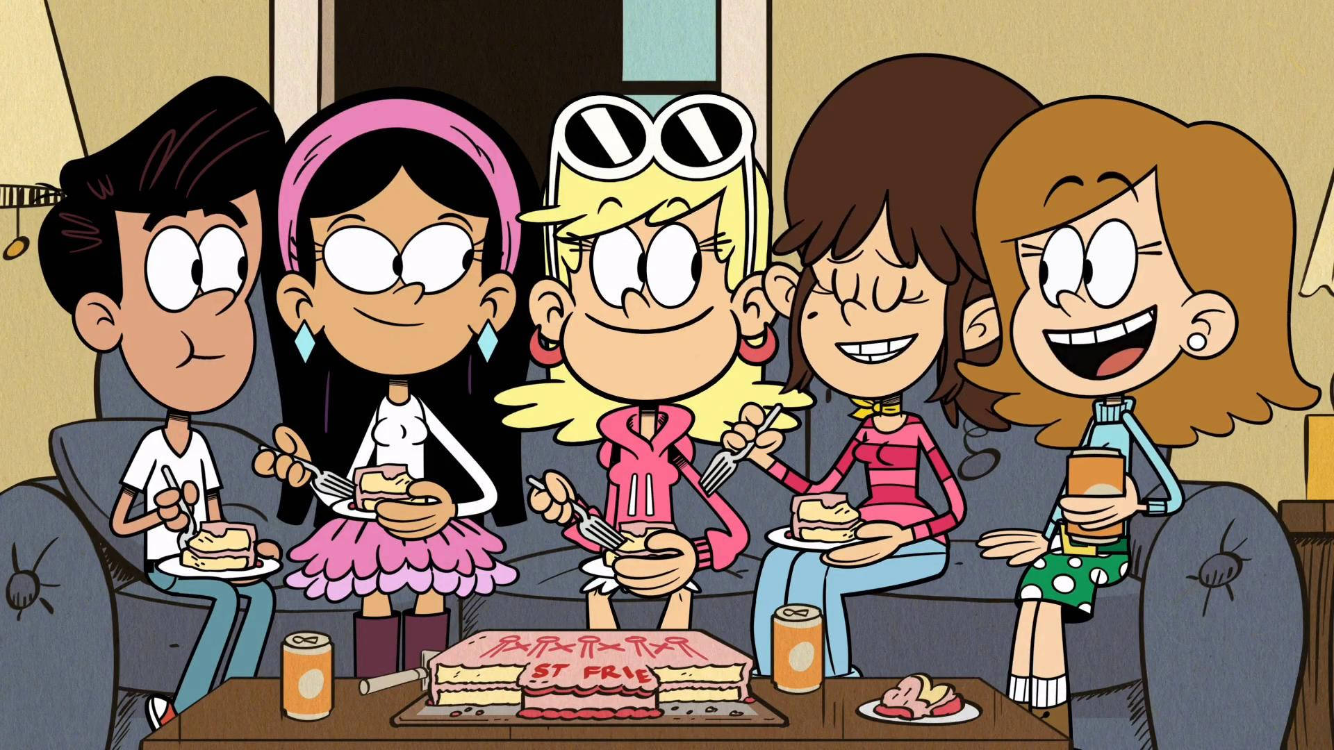 The Loud House Leni Party Background