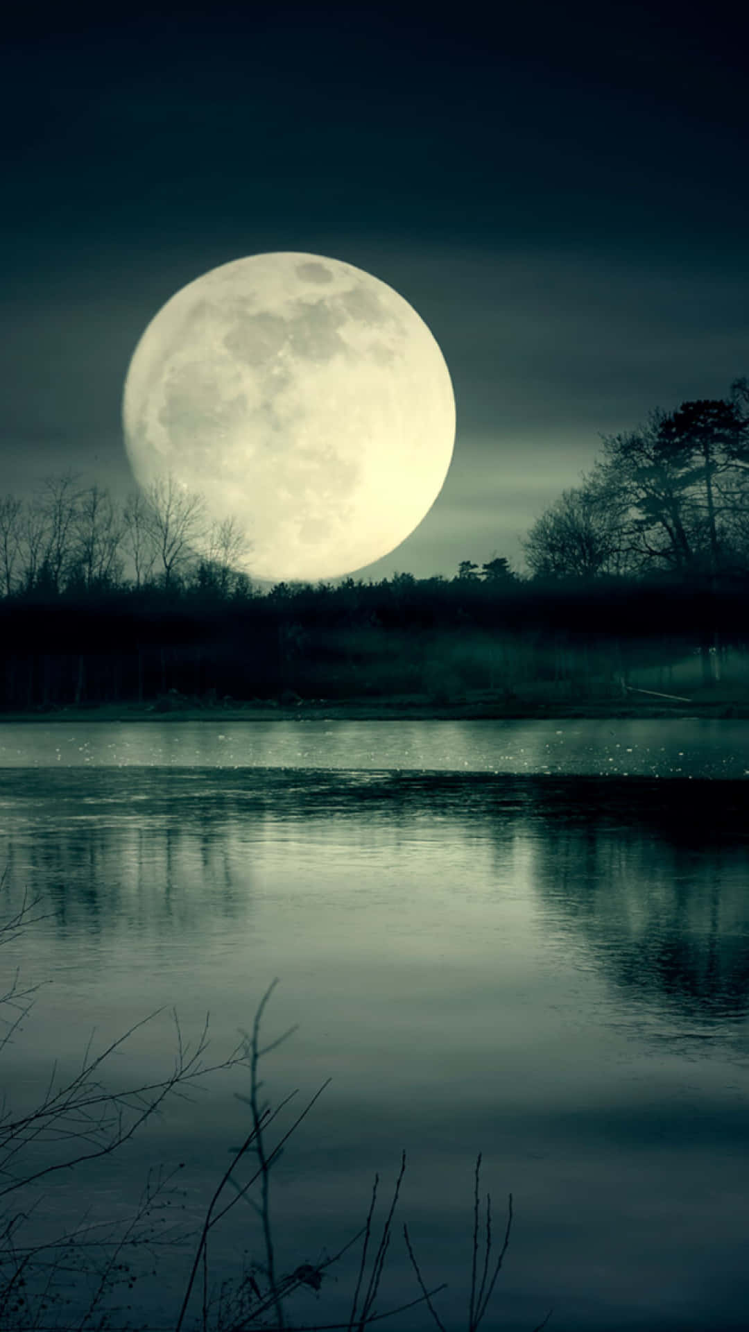 The Moon On Lake Iphone Background