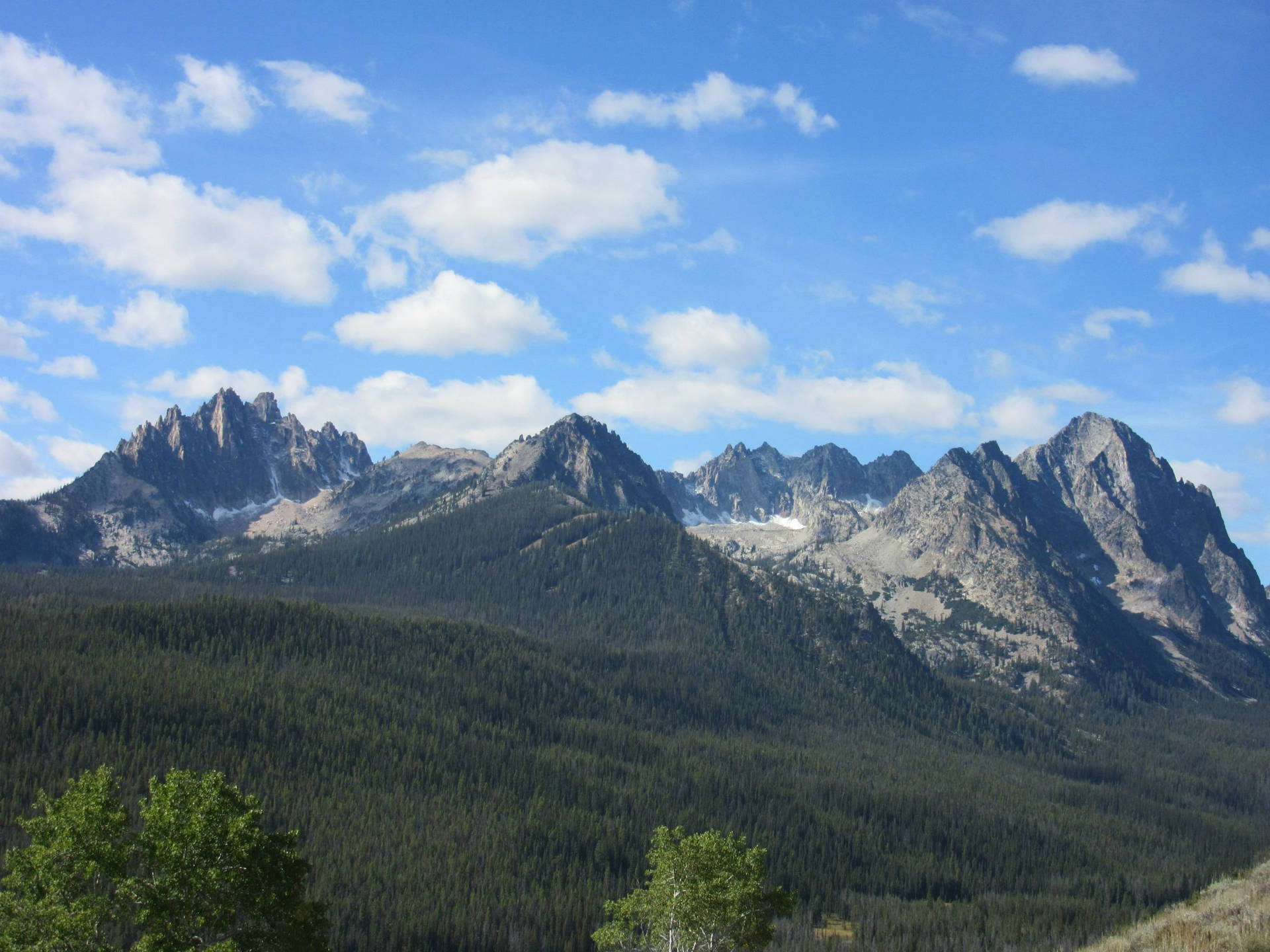 The Mountains Of Idaho Background