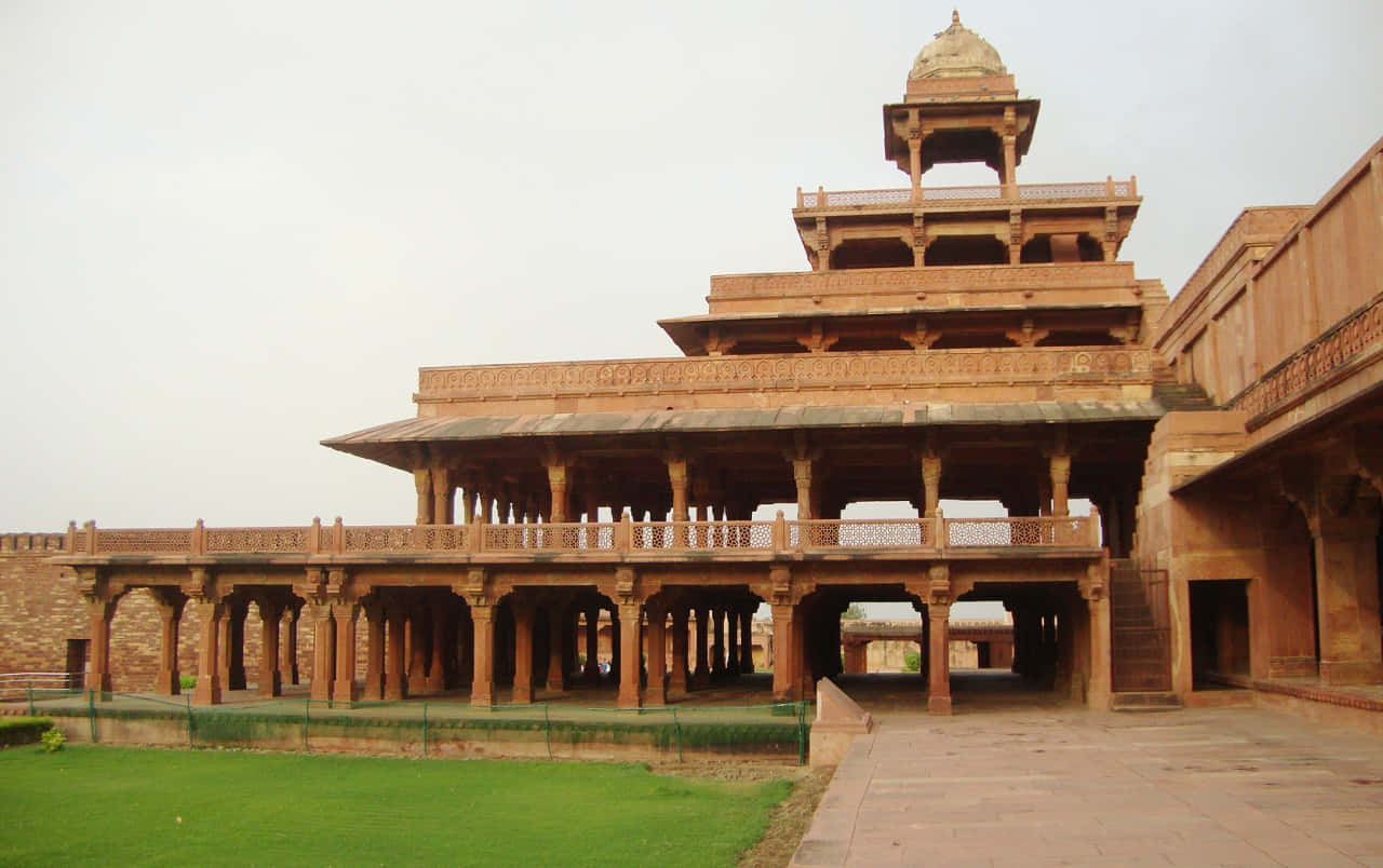The Panch Mahal In Fatehpur Sikri Background