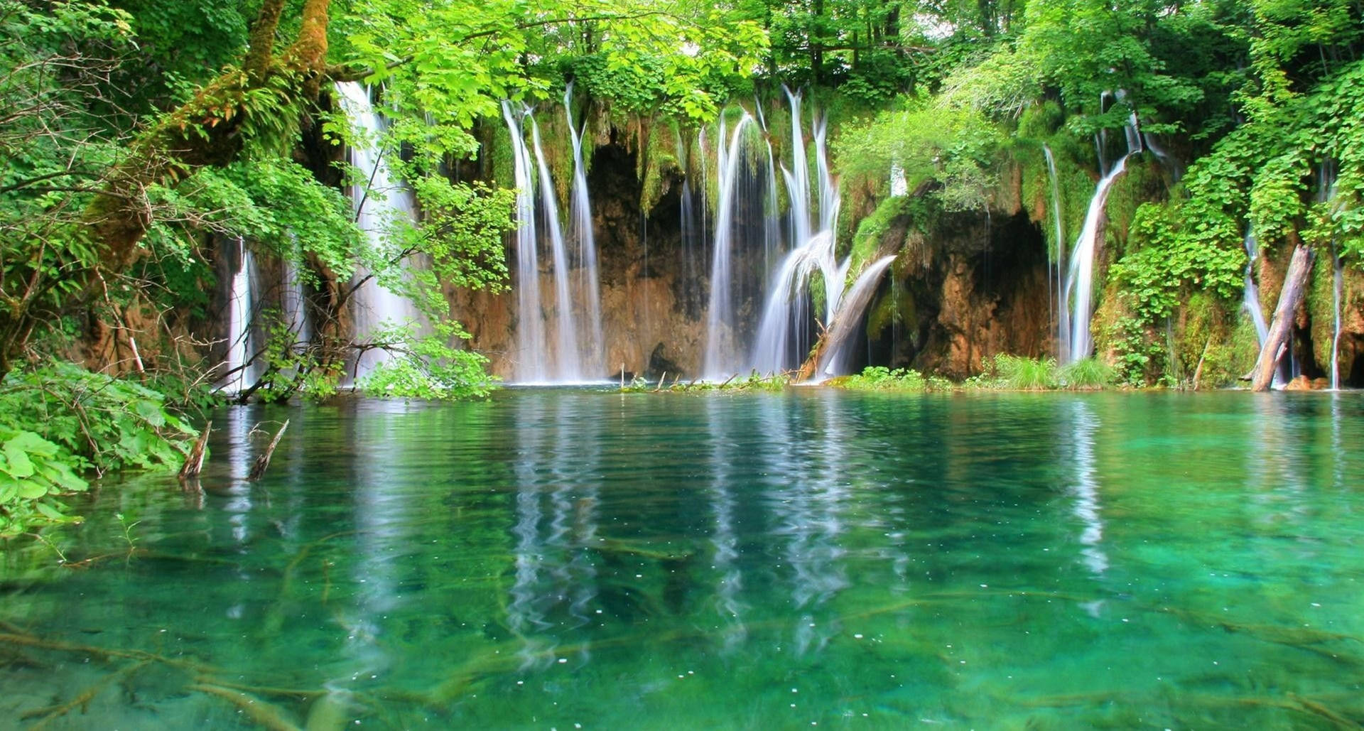 The Plitvice Lakes National Park Hd Waterfall