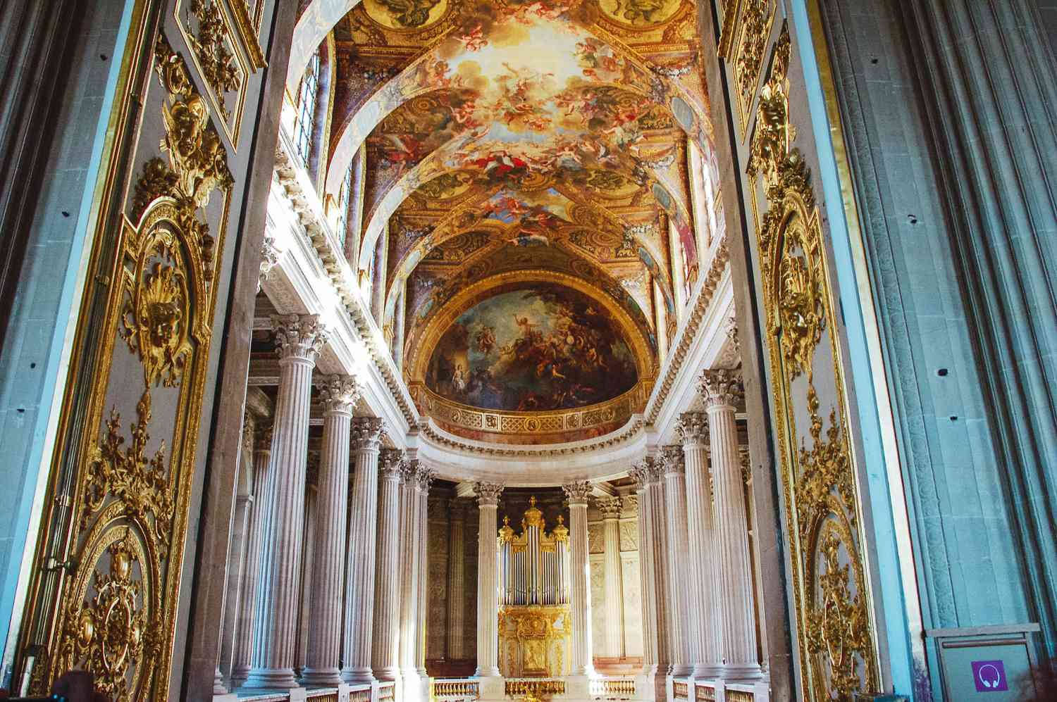 The Royal Chapel Of Versailles Background