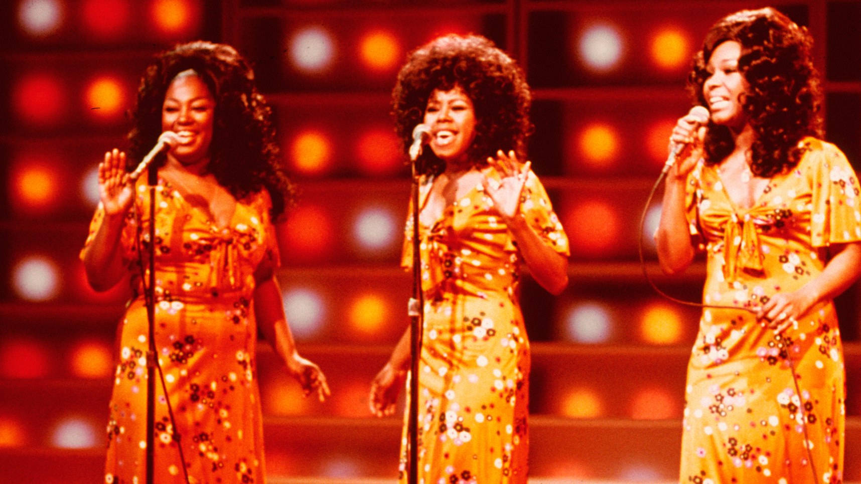 The Shirelles Midnight Special 1970 Background