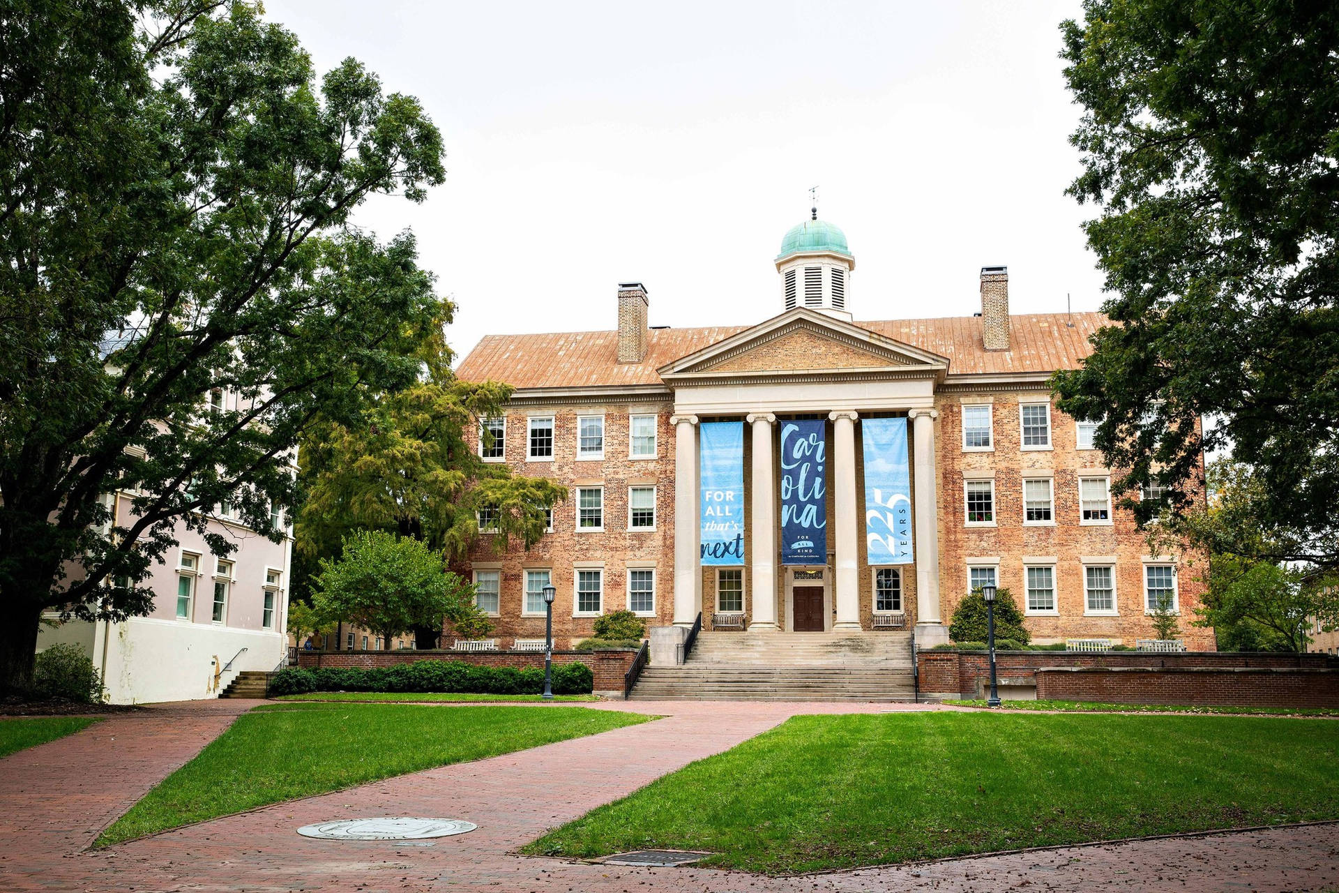 The Solemn South Building At University Of North Carolina Background