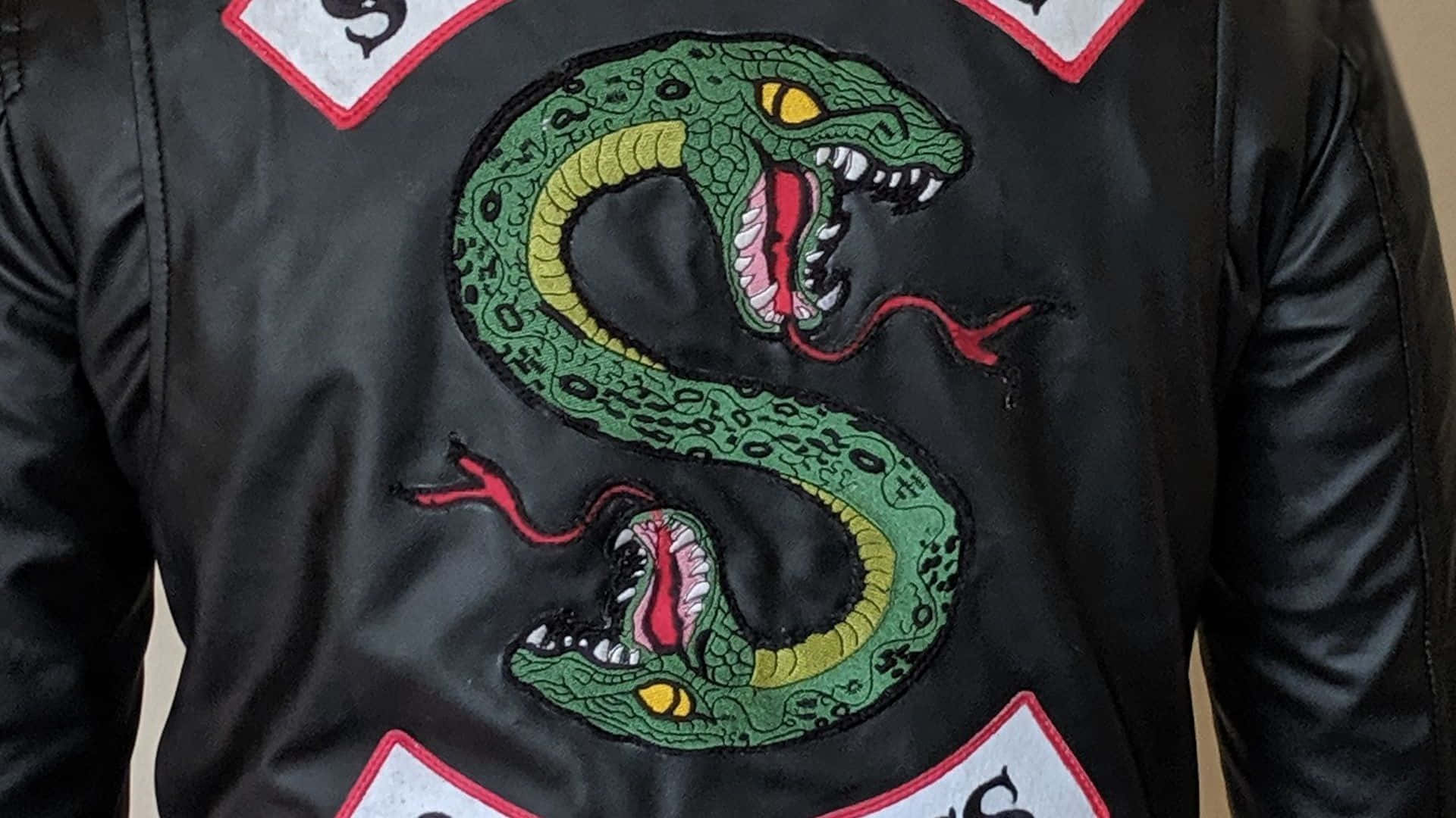The Southside Serpents – A Gang With Big Ambitions Background
